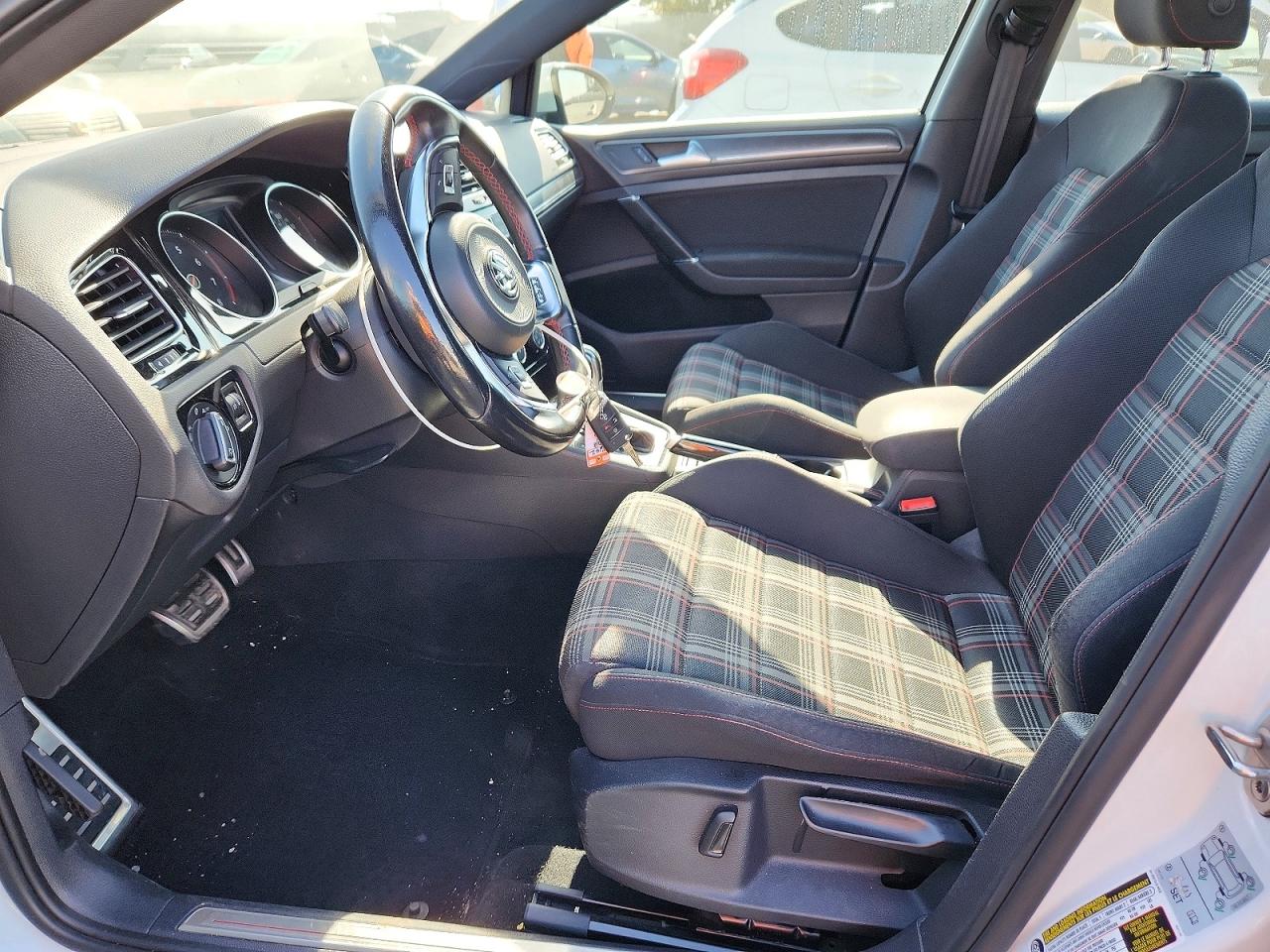 2018 Volkswagen Gti S White vin: 3VW447AU2JM292732