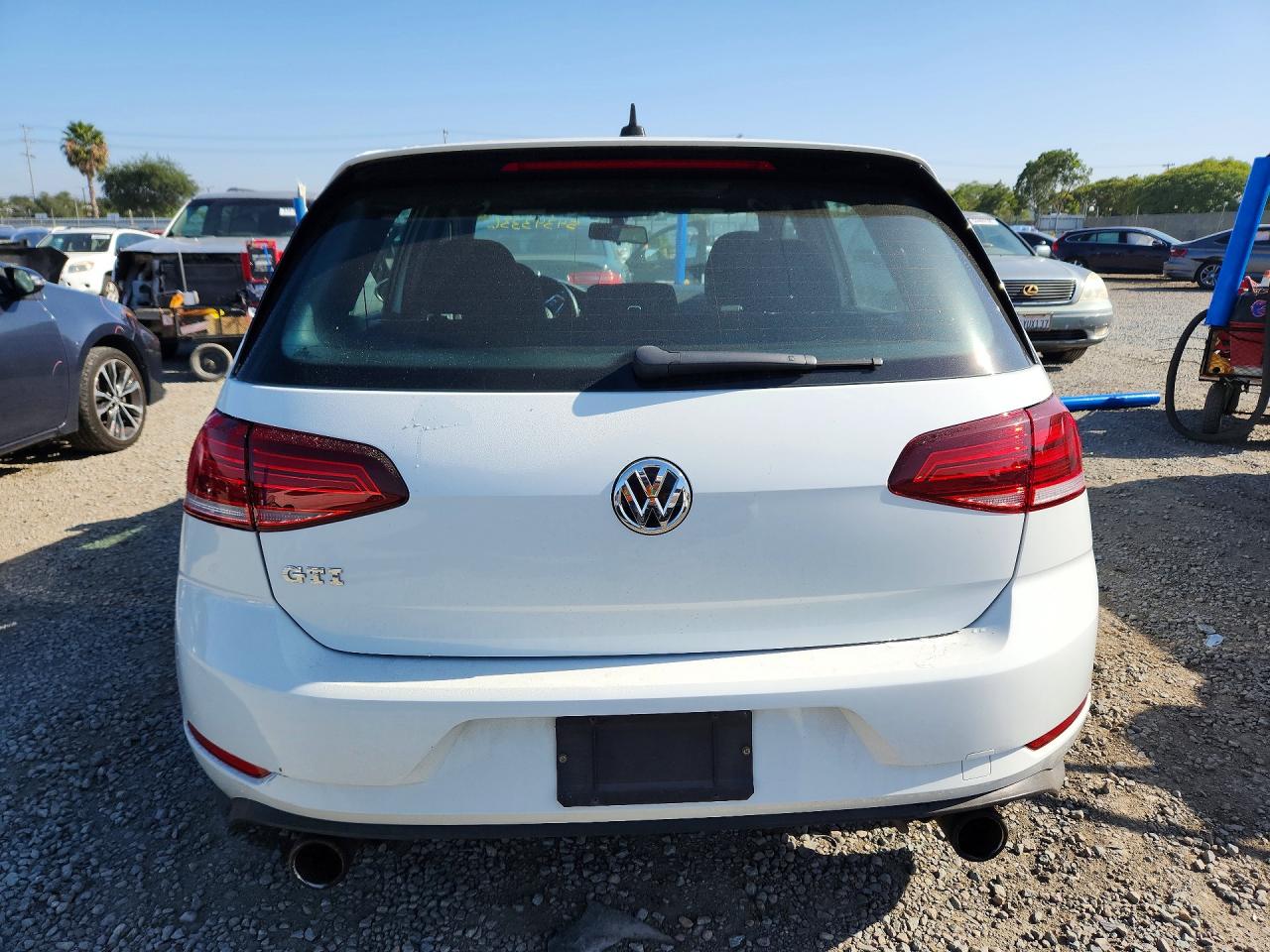 2018 Volkswagen Gti S White vin: 3VW447AU2JM292732