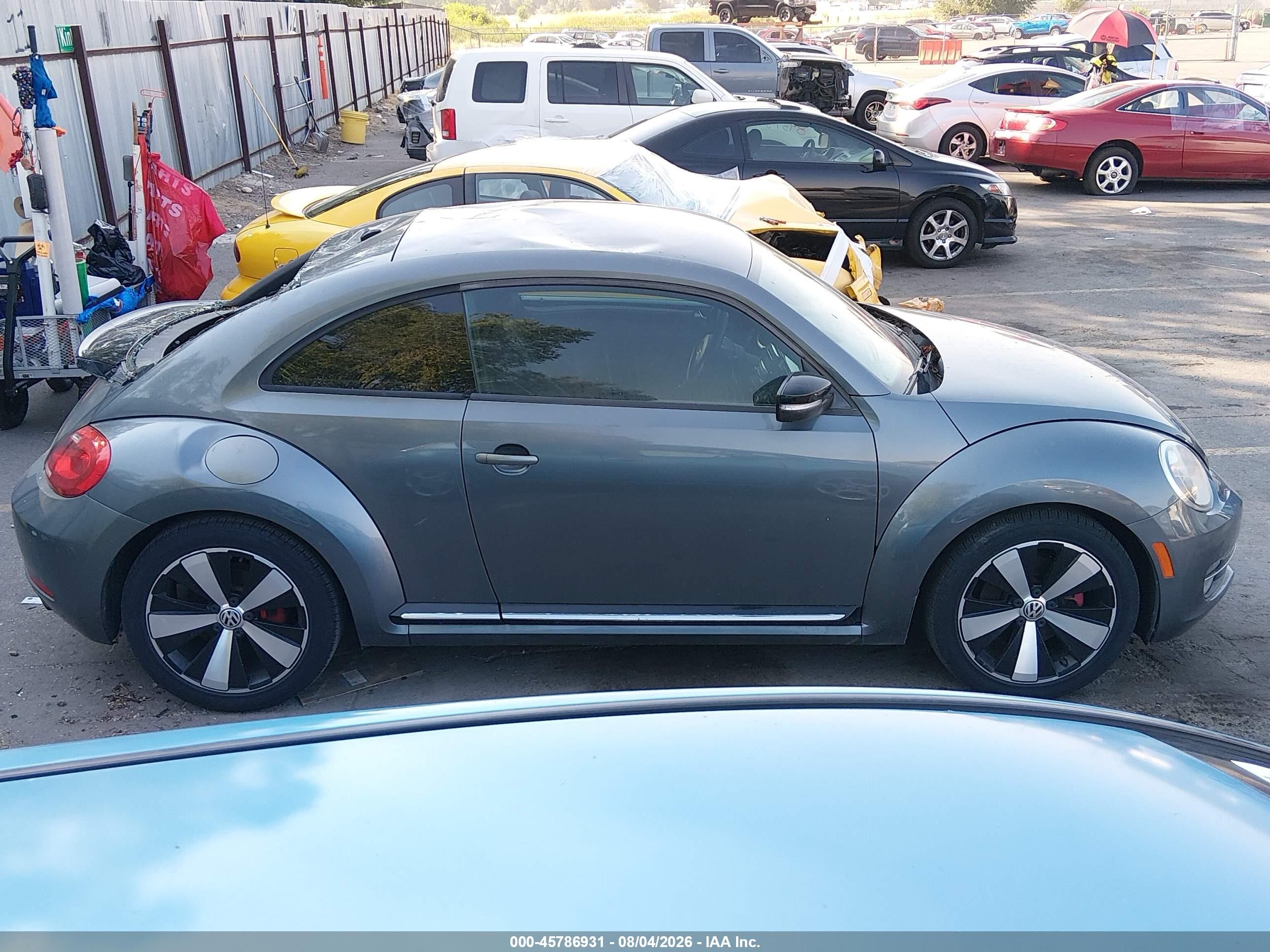 2013 Volkswagen Beetle 2.0t Turbo Gray vin: 3VW467AT1DM602312