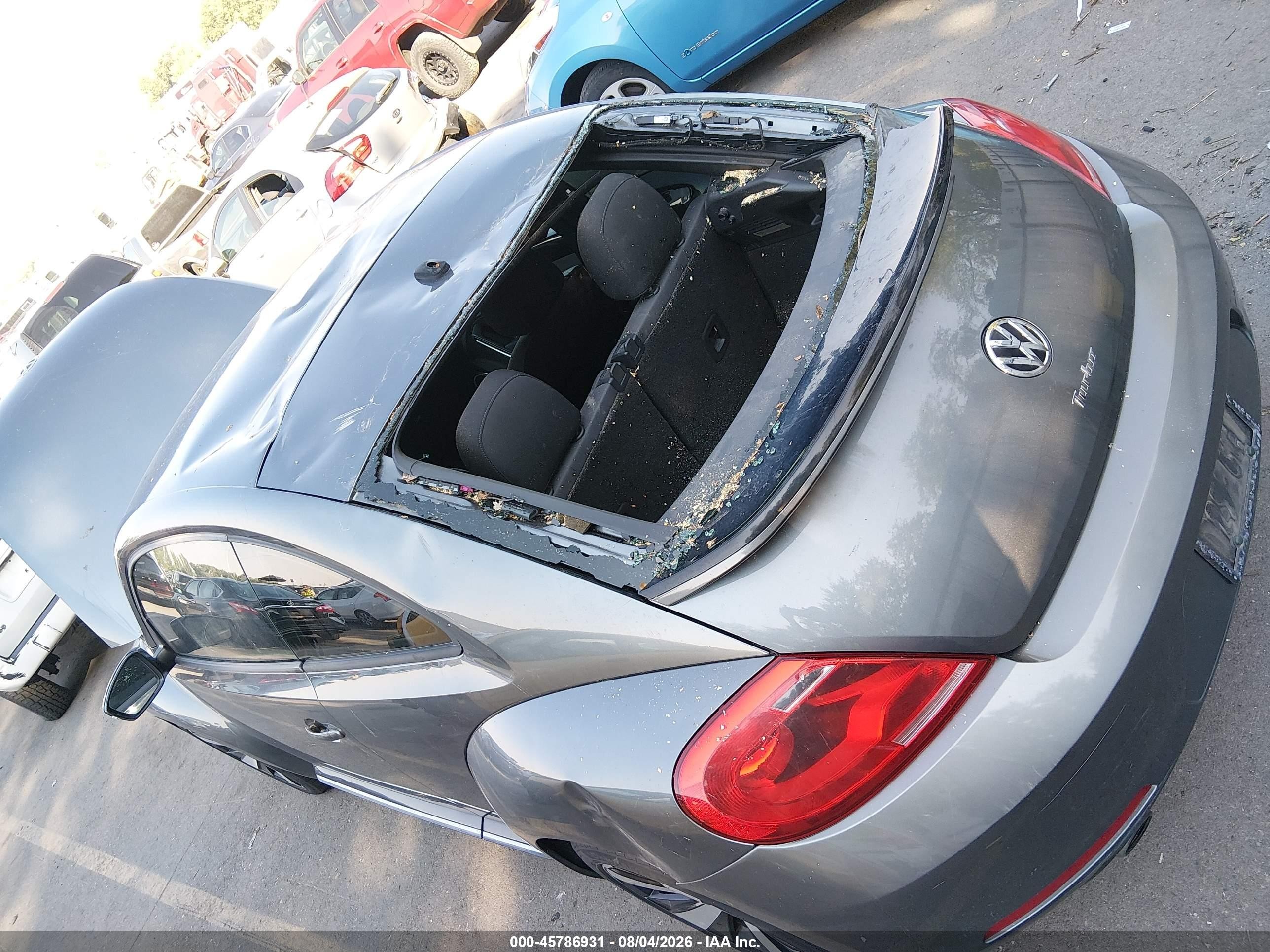 2013 Volkswagen Beetle 2.0t Turbo Серый vin: 3VW467AT1DM602312