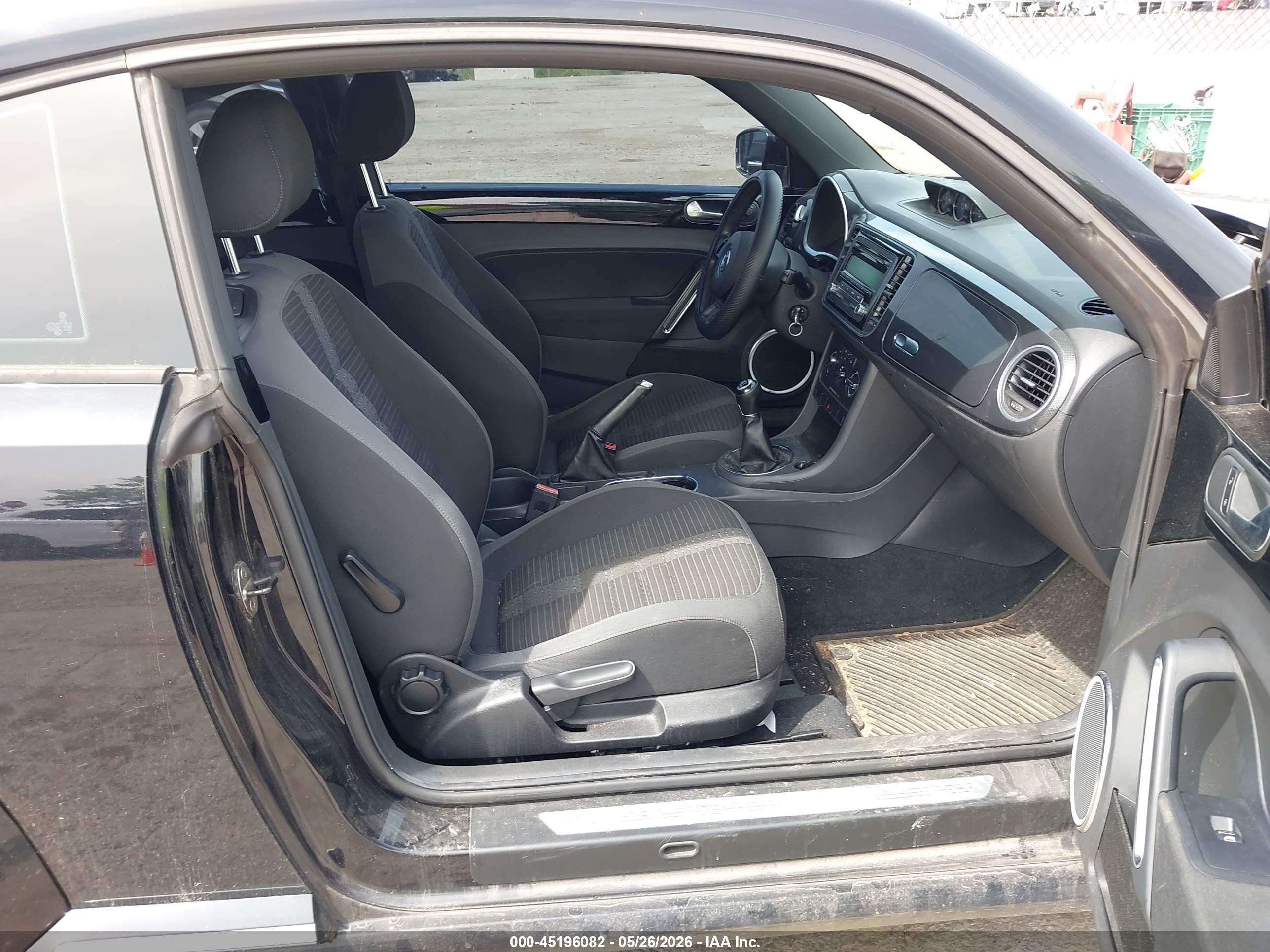 2012 Volkswagen Beetle 2.0t Turbo Черный vin: 3VW467ATXCM643682