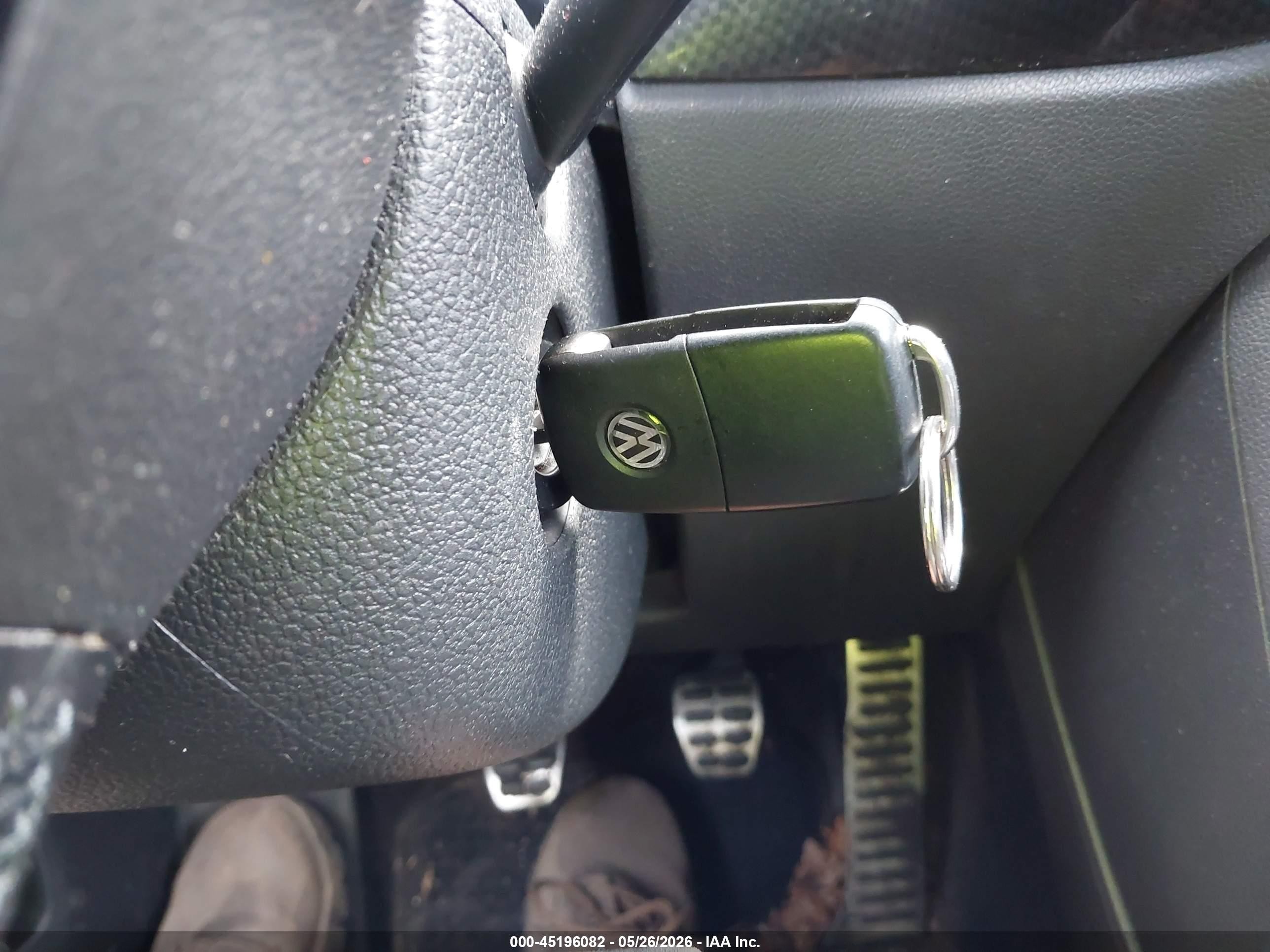 2012 Volkswagen Beetle 2.0t Turbo Черный vin: 3VW467ATXCM643682