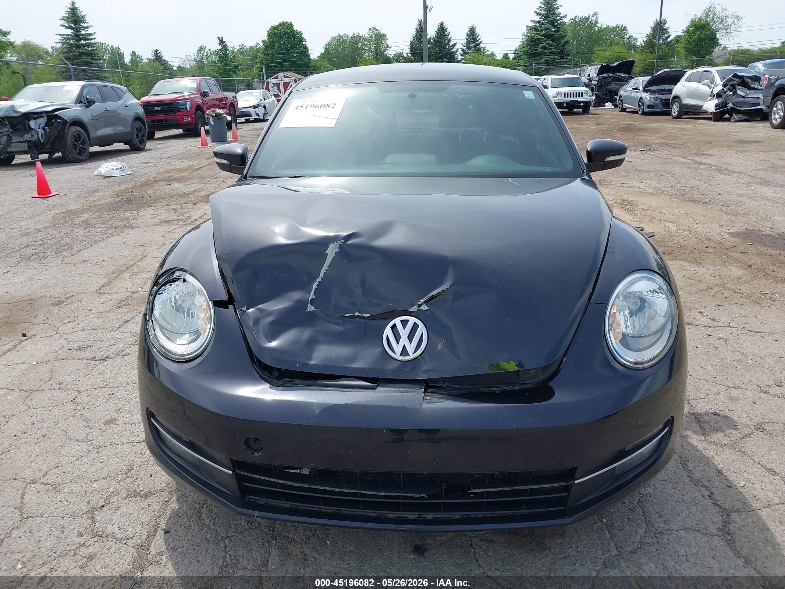 2012 Volkswagen Beetle 2.0t Turbo Черный vin: 3VW467ATXCM643682
