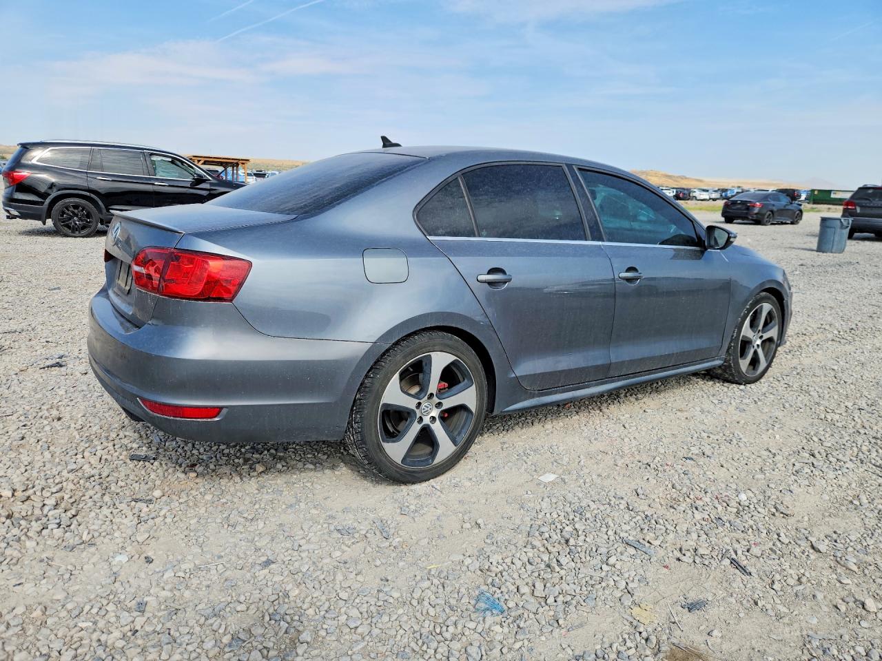 2013 Volkswagen Jetta Gli Silver vin: 3VW4A7AJ2DM402326