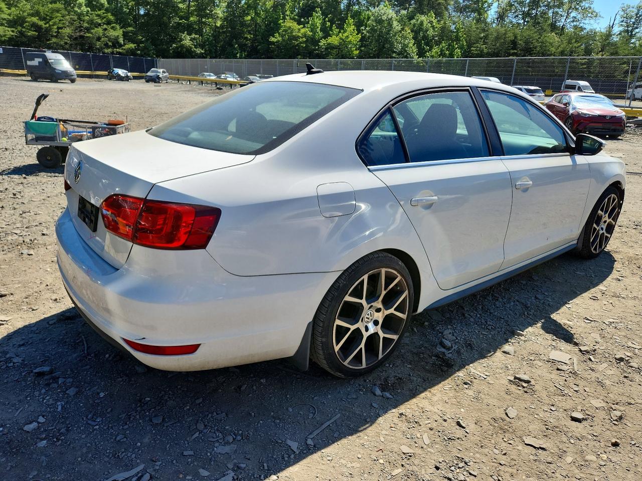 2013 Volkswagen Jetta Gli White vin: 3VW4A7AJ4DM239730