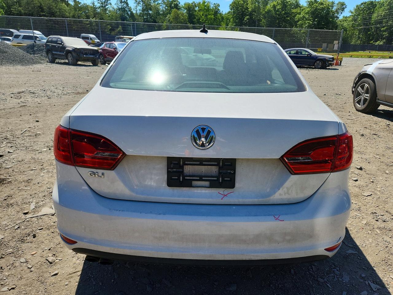 2013 Volkswagen Jetta Gli White vin: 3VW4A7AJ4DM239730