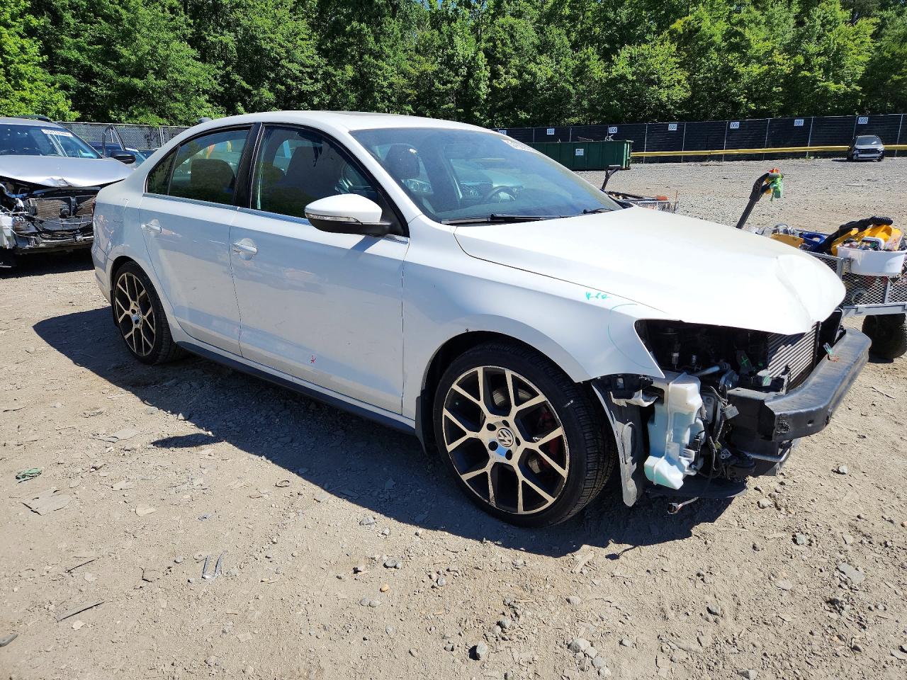 2013 Volkswagen Jetta Gli White vin: 3VW4A7AJ4DM239730