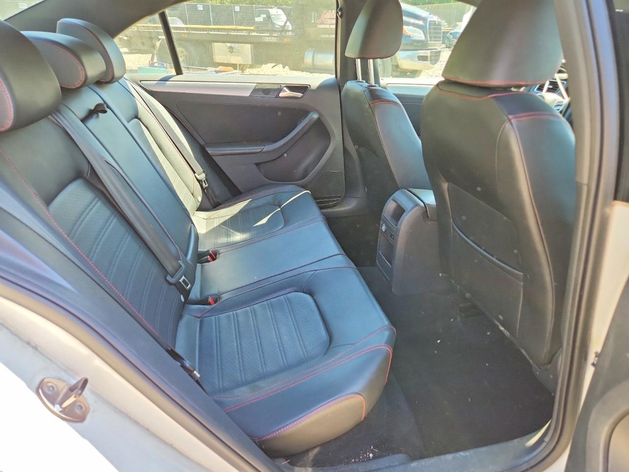 2013 Volkswagen Jetta Gli White vin: 3VW4A7AJ4DM239730