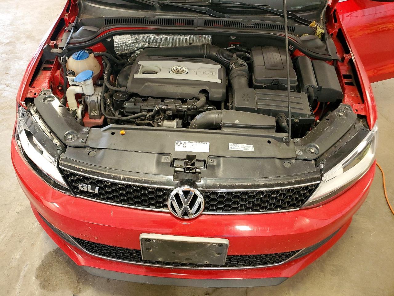 2013 Volkswagen Jetta Gli Red vin: 3VW4A7AJXDM227677