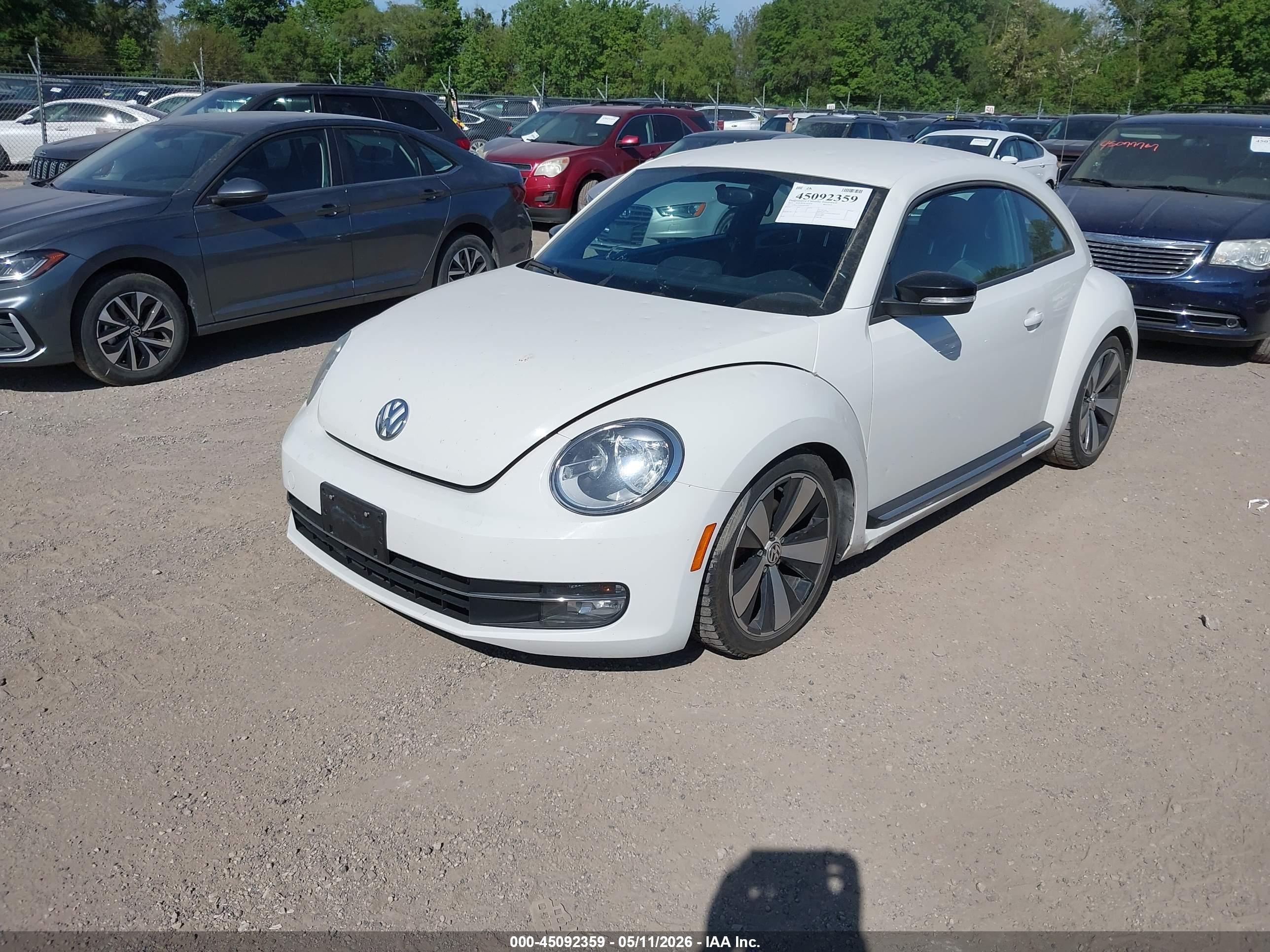 2012 Volkswagen Beetle 2.0t White vin: 3VW4A7AT6CM644584