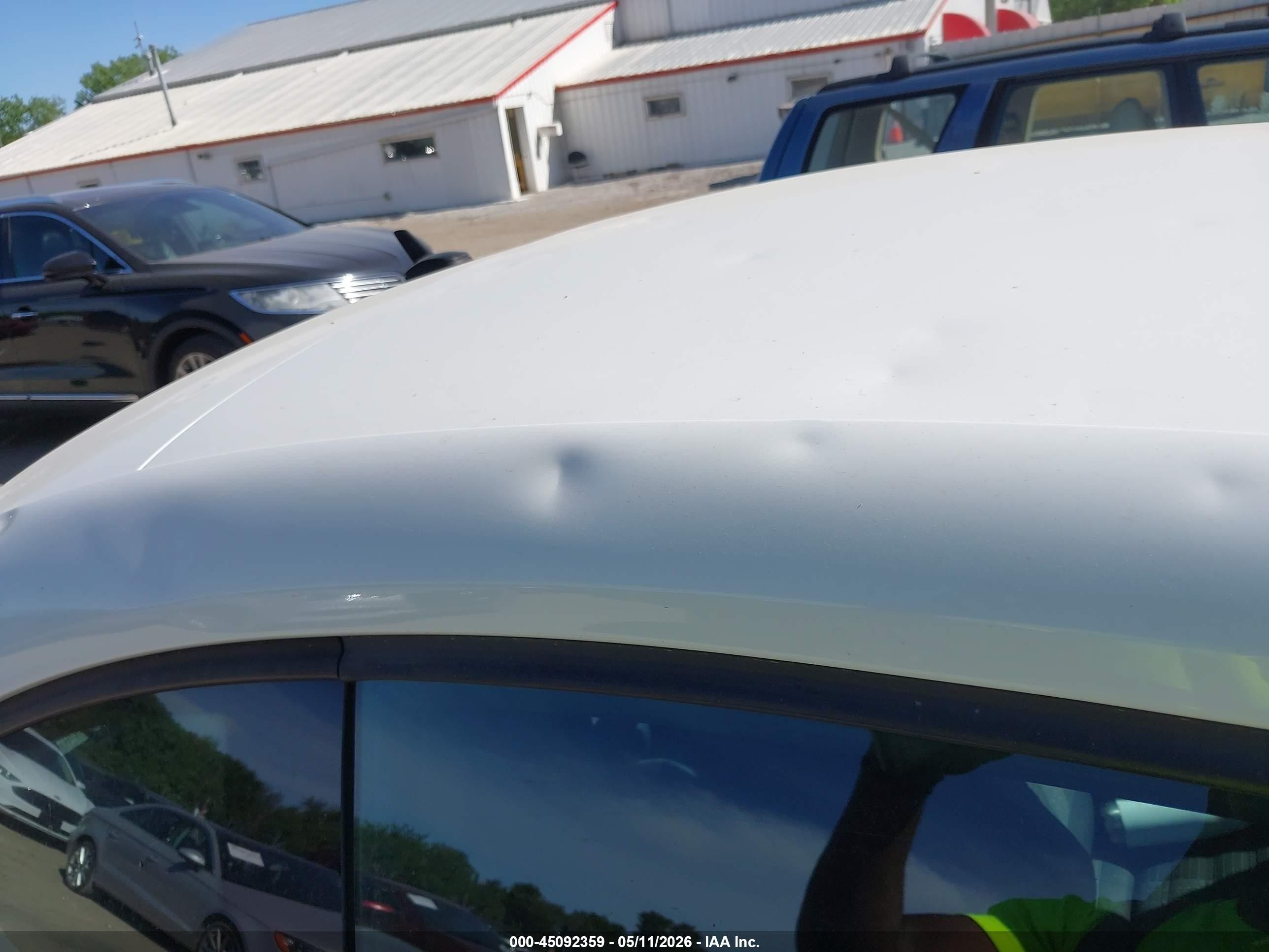 2012 Volkswagen Beetle 2.0t White vin: 3VW4A7AT6CM644584