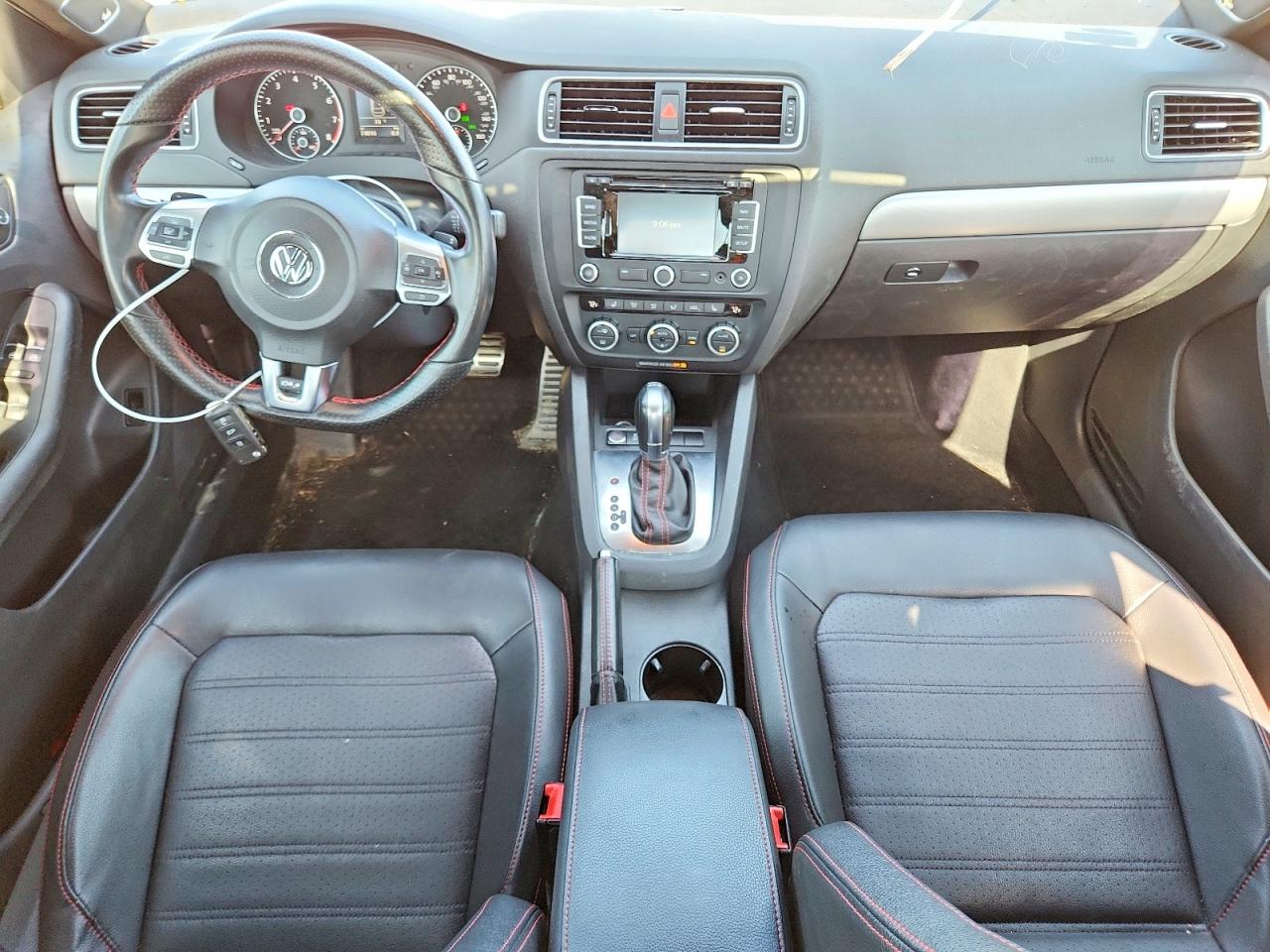 2013 Volkswagen Jetta Gli White vin: 3VW4S7AJ2DM299518