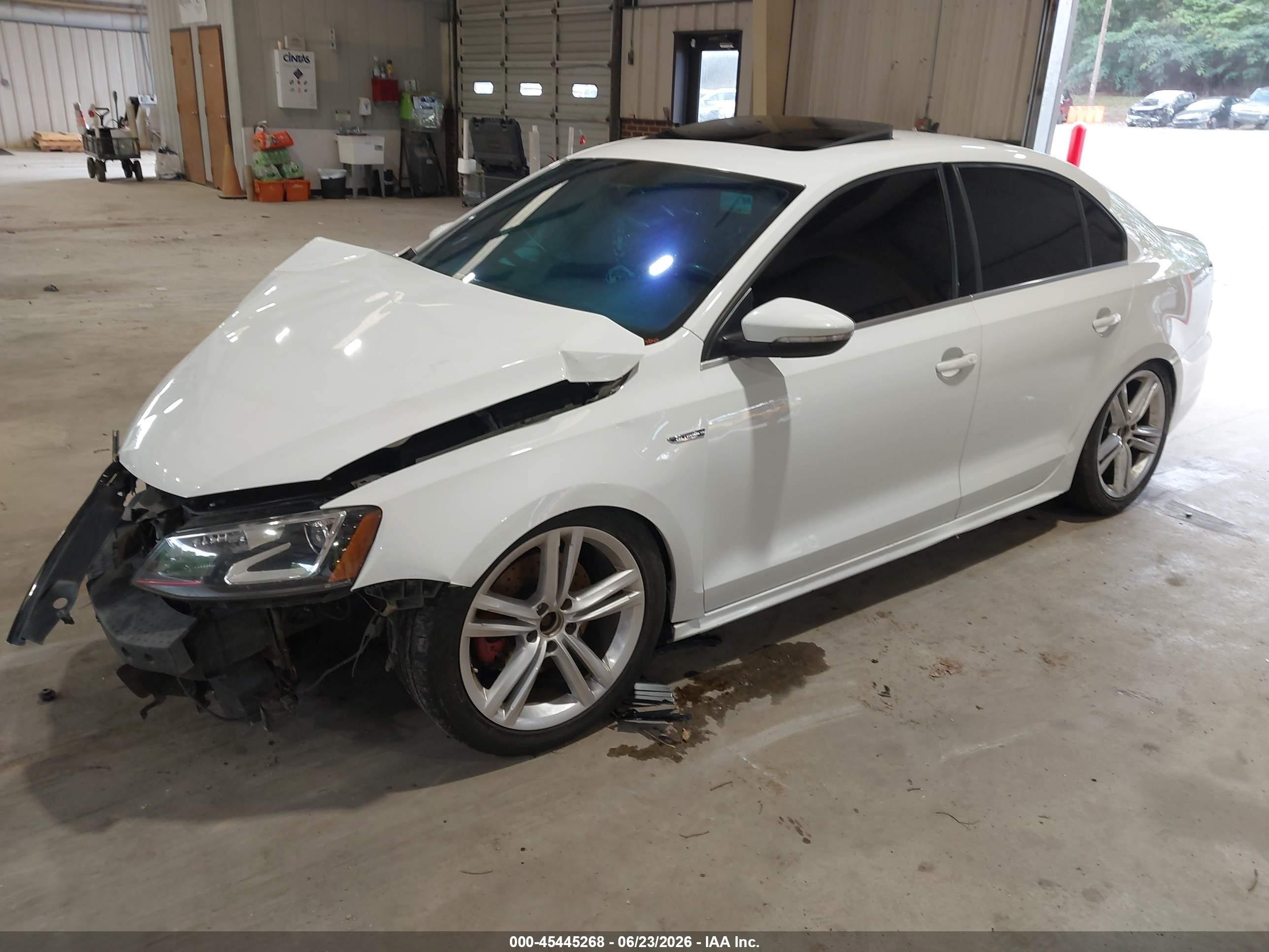 2014 Volkswagen Jetta Gli Edition 30 W/nav White vin: 3VW4S7AJ2EM292327