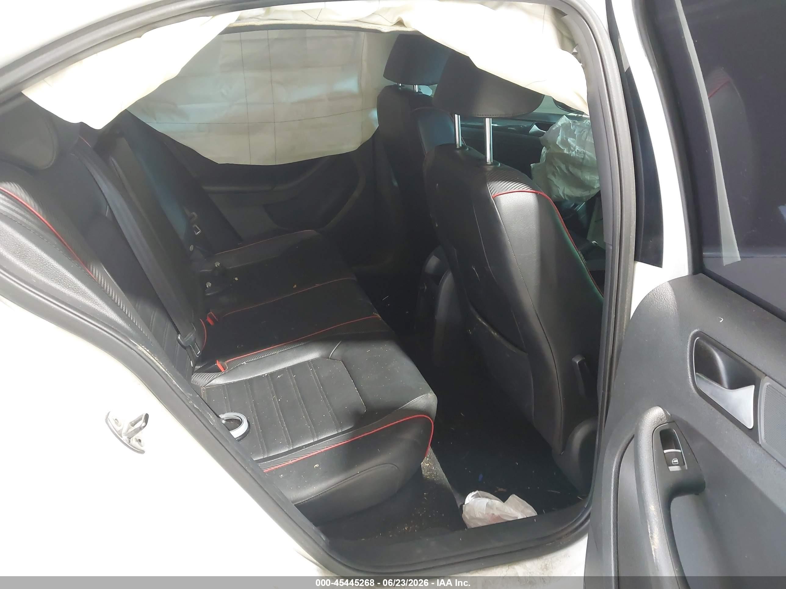 2014 Volkswagen Jetta Gli Edition 30 W/nav White vin: 3VW4S7AJ2EM292327