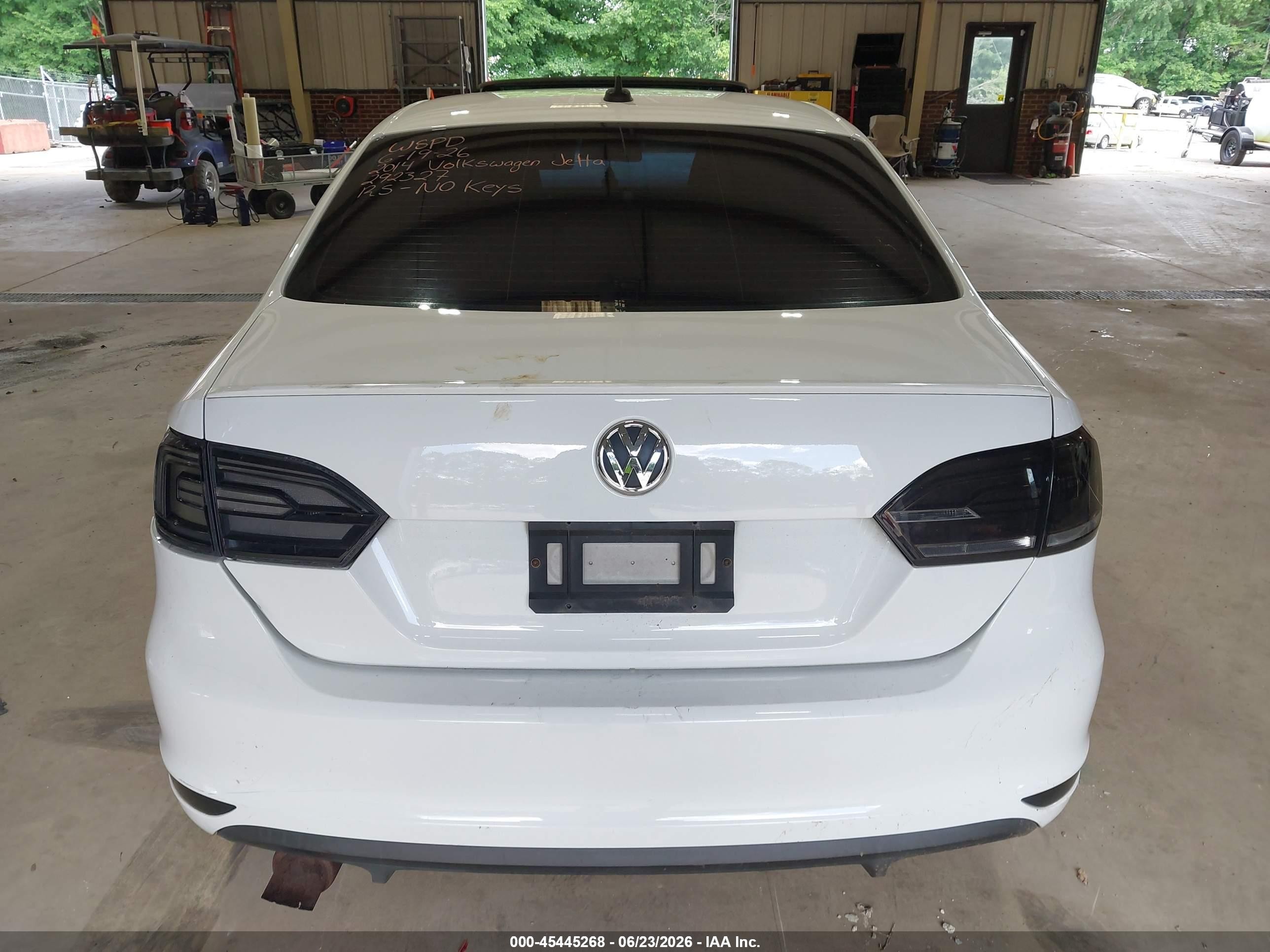 2014 Volkswagen Jetta Gli Edition 30 W/nav White vin: 3VW4S7AJ2EM292327