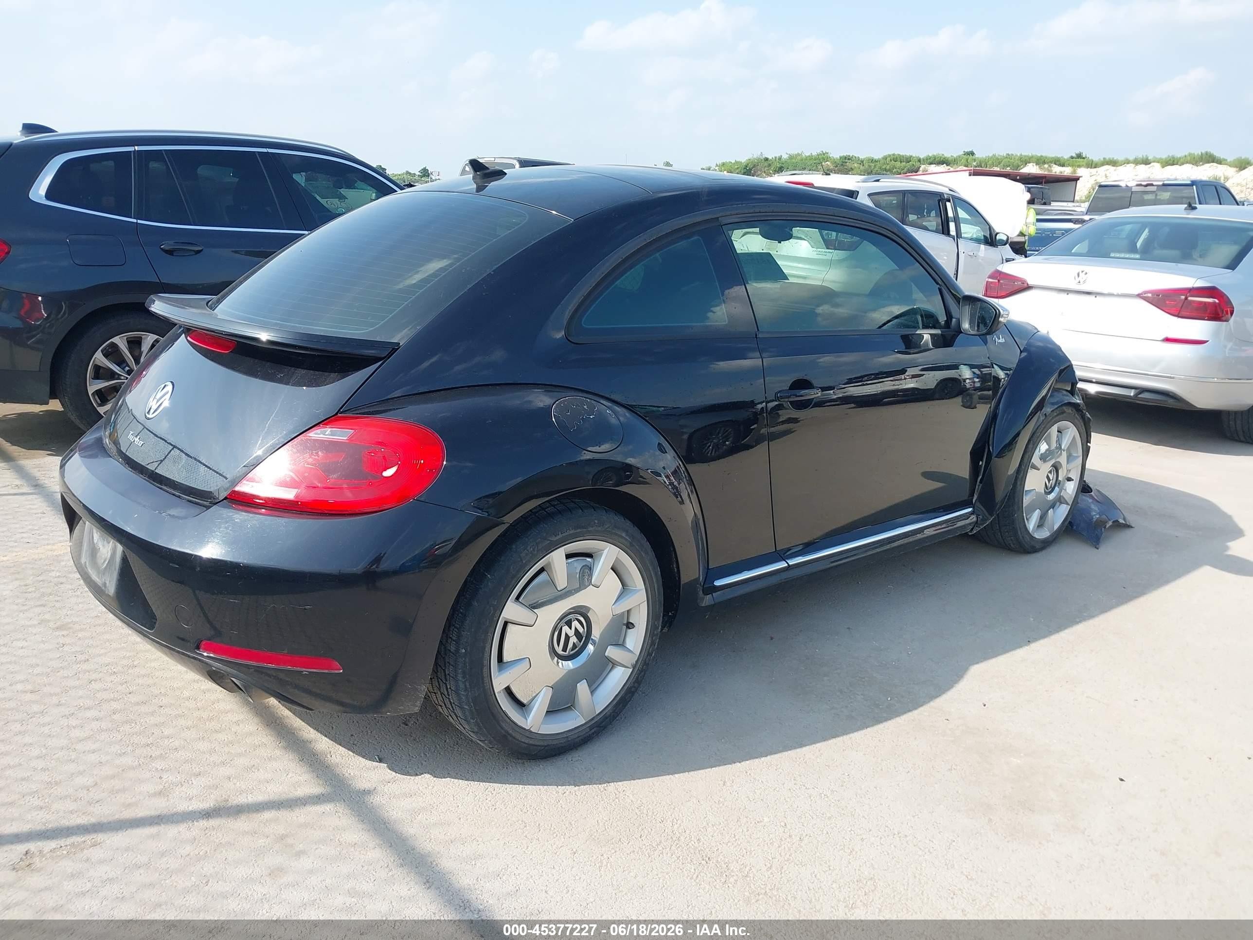 2013 Volkswagen Beetle 2.0t Fender Edition/2.0t Turbo/r-line Черный vin: 3VW4S7AT8DM685426