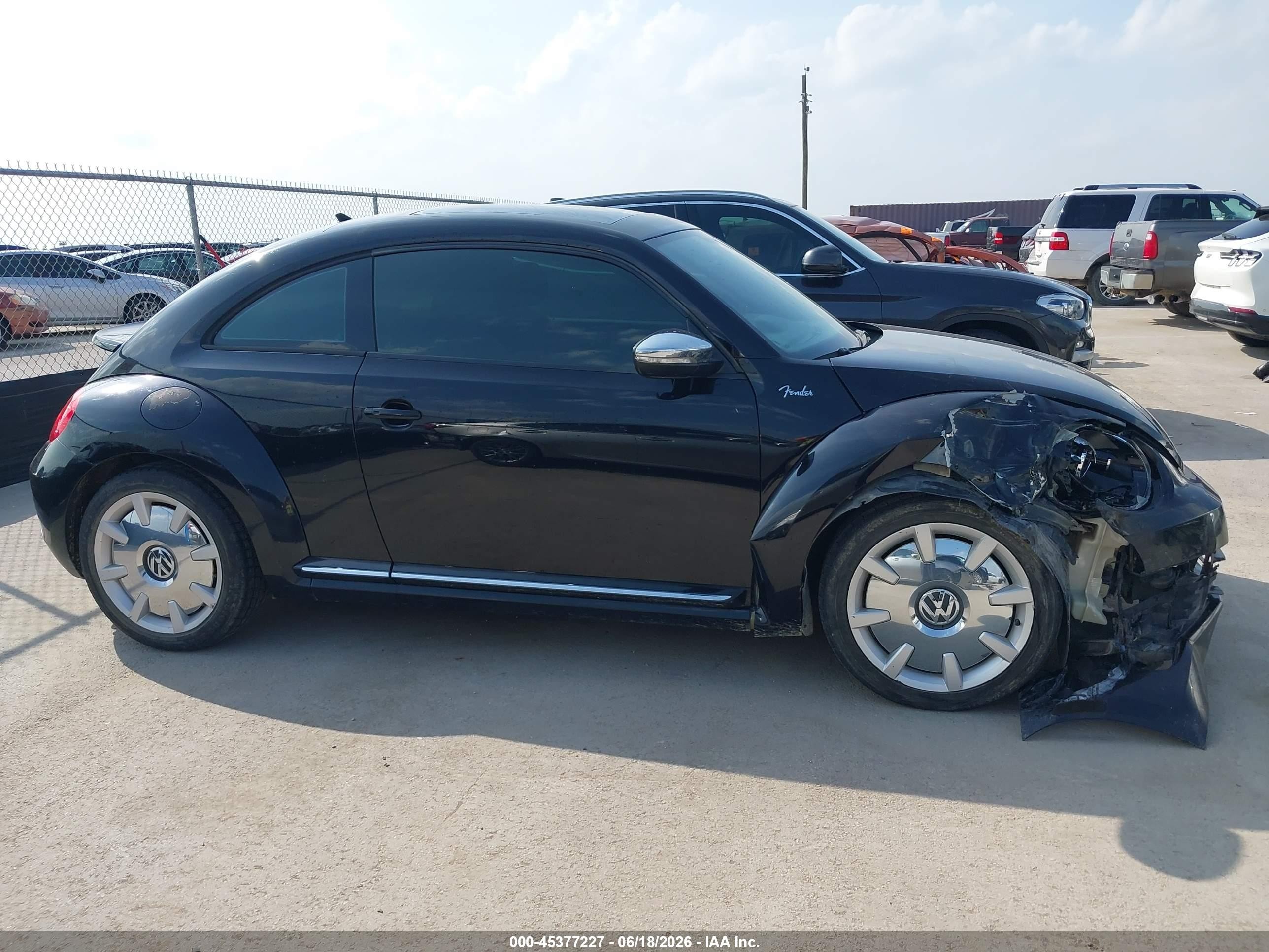 2013 Volkswagen Beetle 2.0t Fender Edition/2.0t Turbo/r-line Черный vin: 3VW4S7AT8DM685426