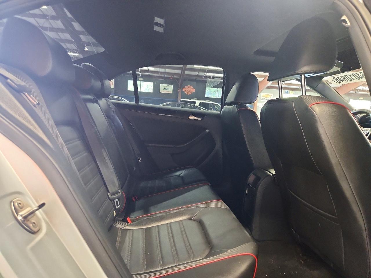 2014 Volkswagen Jetta Gli Silver vin: 3VW4T7AJ2EM292552