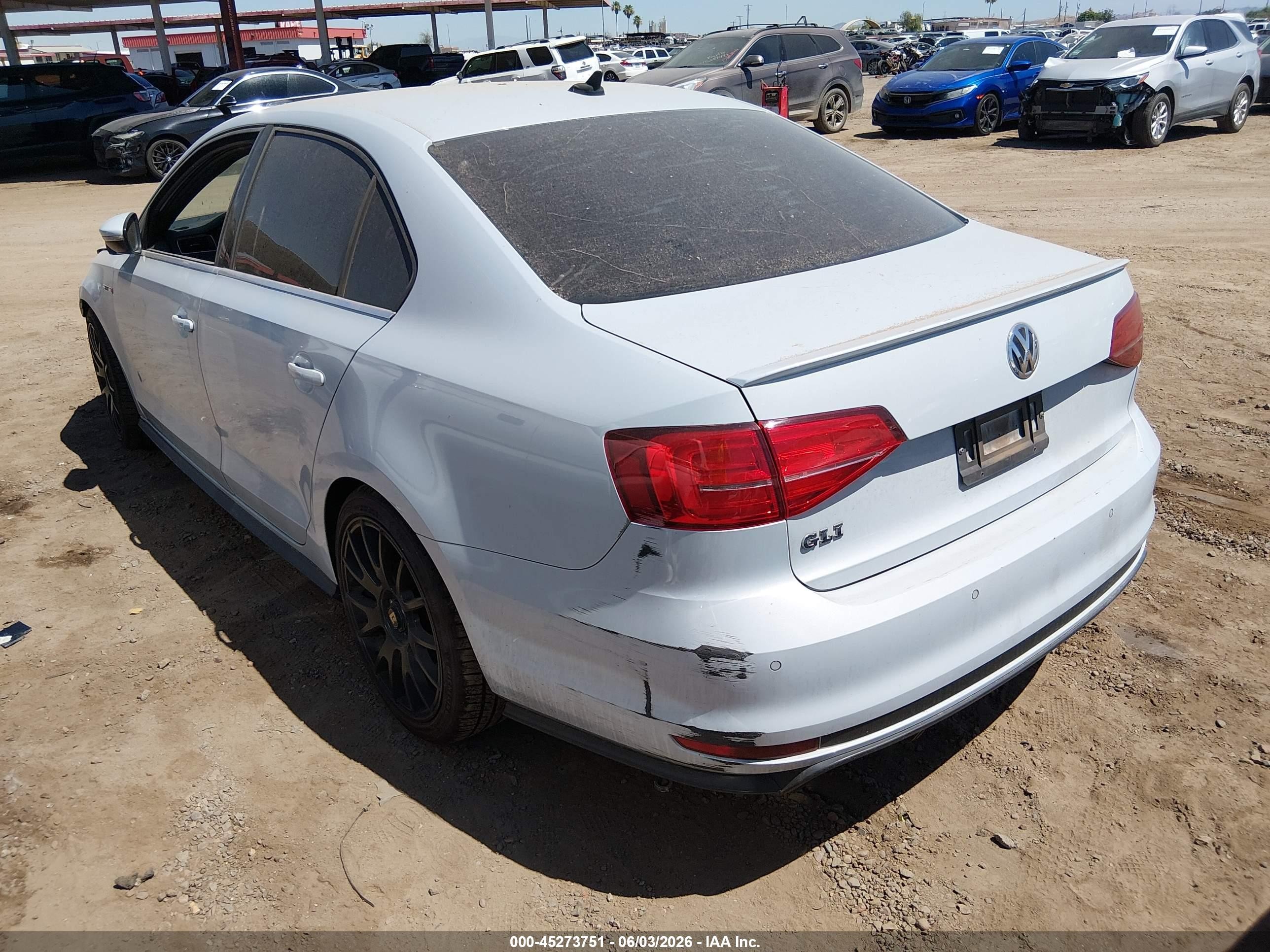 2017 Volkswagen Jetta Gli White vin: 3VW4T7AJ2HM327420