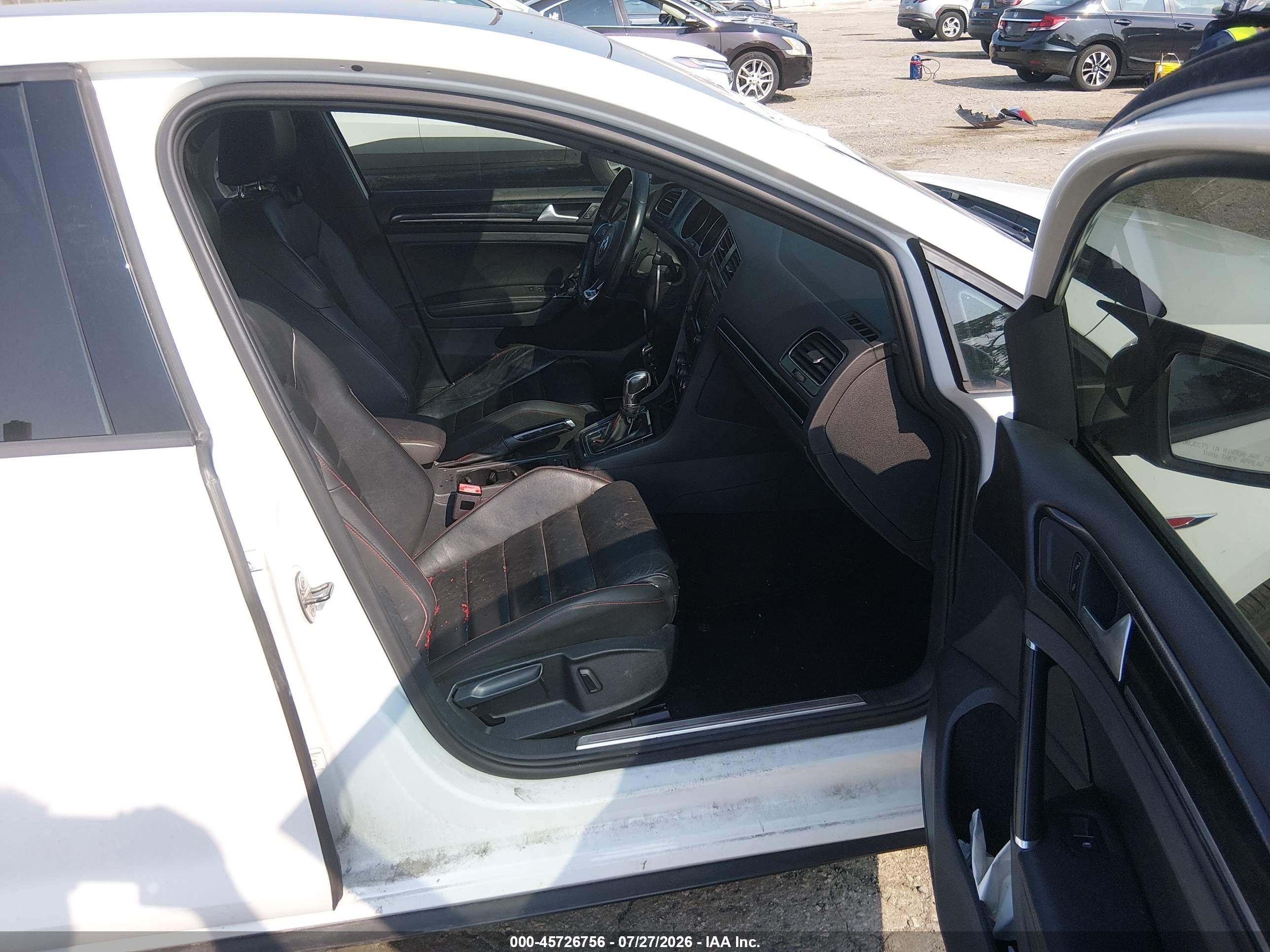 2015 Volkswagen Golf Gti 2.0t Se 4-door White vin: 3VW4T7AU0FM084567