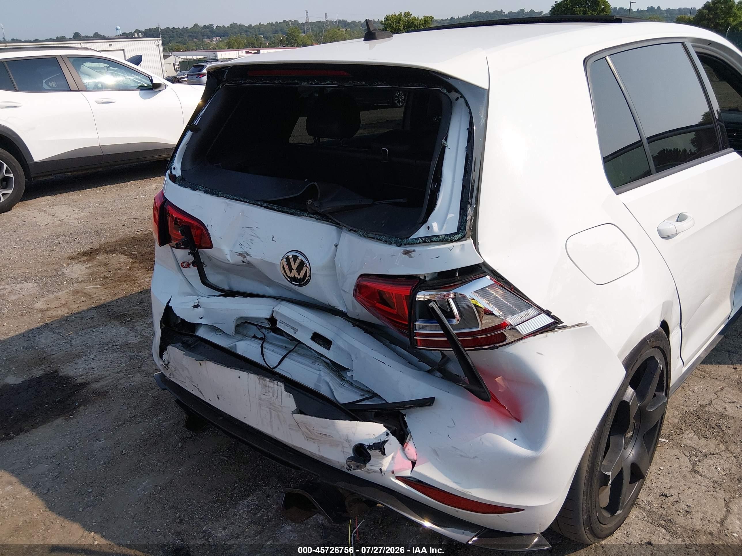 2015 Volkswagen Golf Gti 2.0t Se 4-door White vin: 3VW4T7AU0FM084567