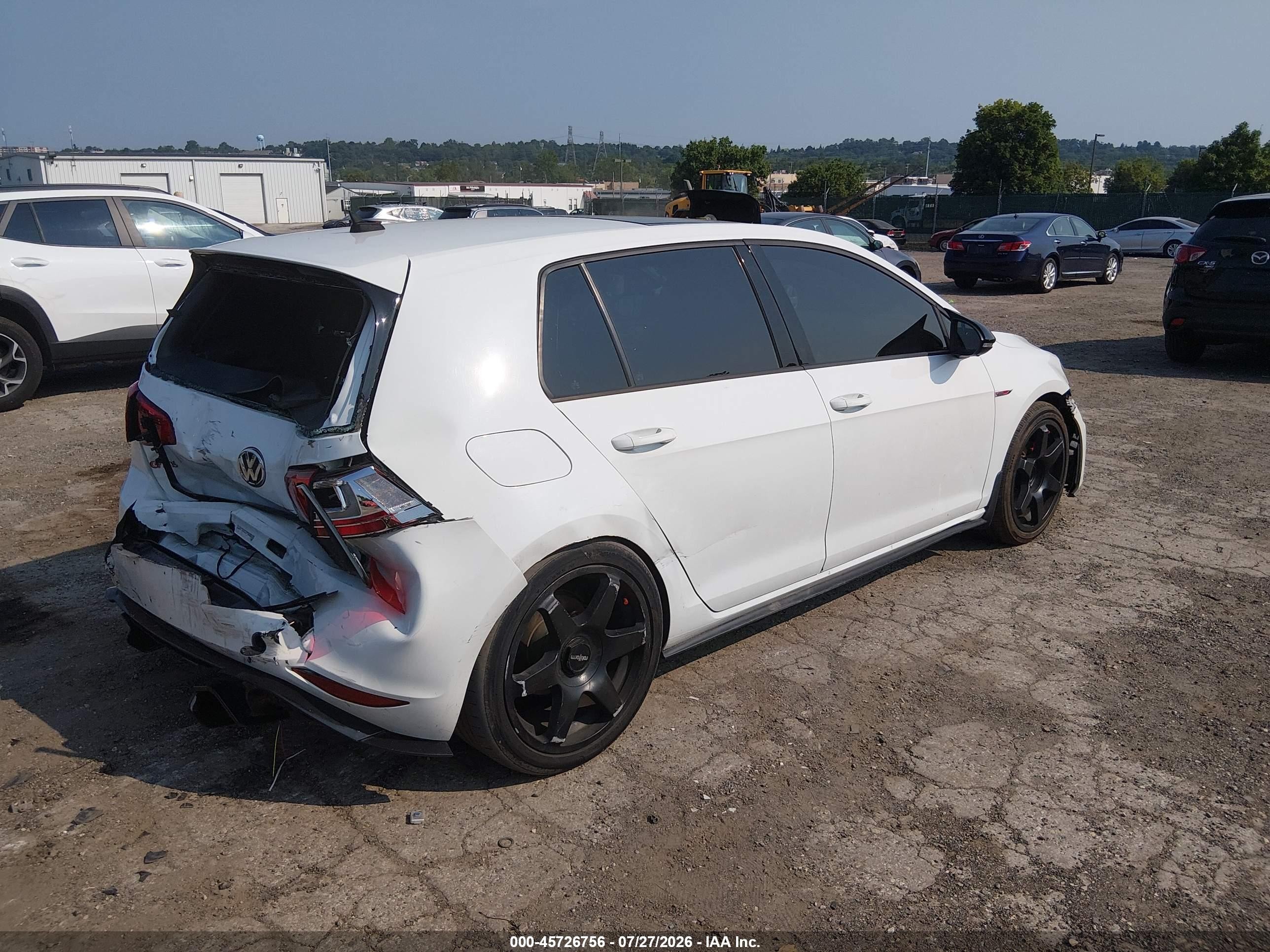 2015 Volkswagen Golf Gti 2.0t Se 4-door White vin: 3VW4T7AU0FM084567