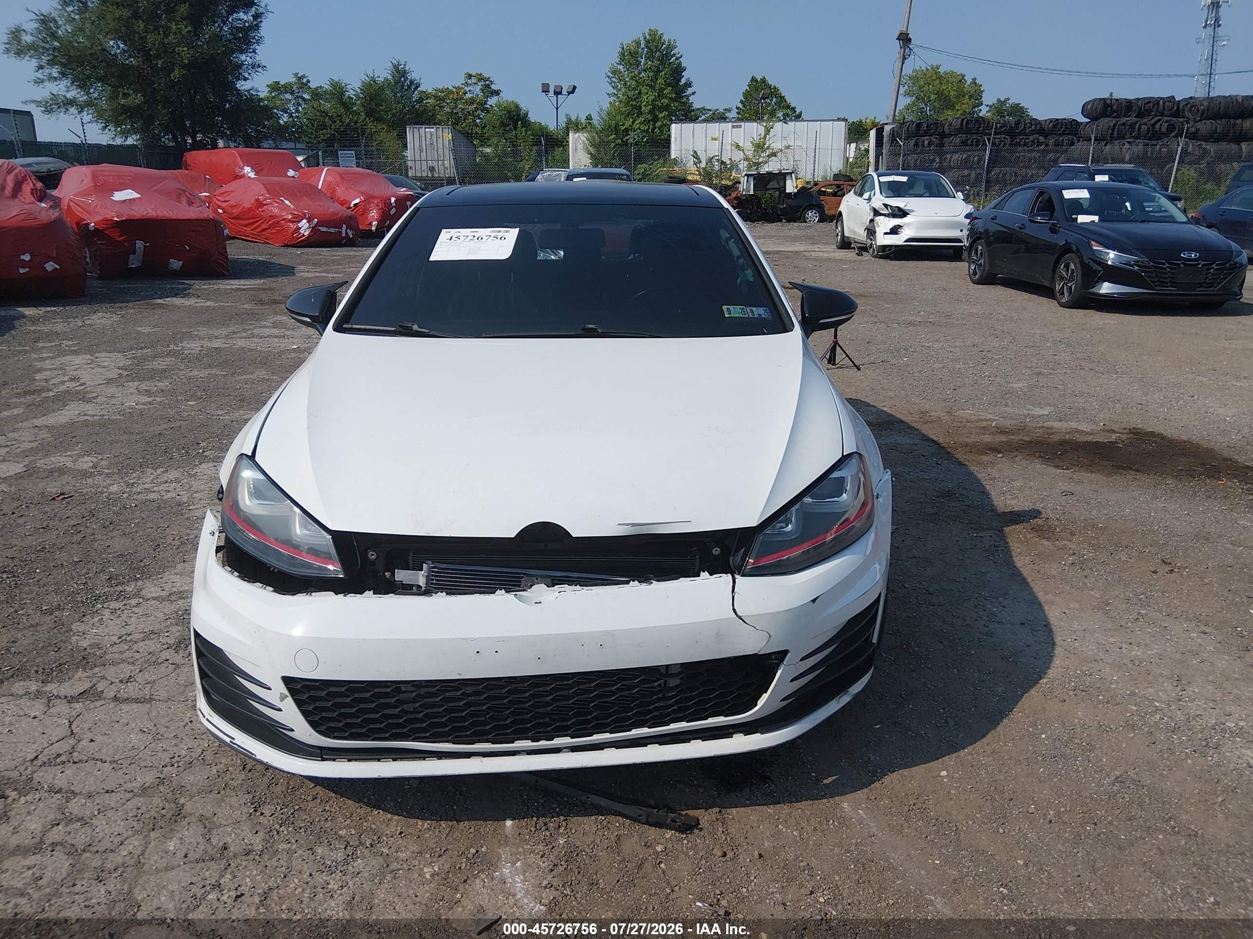 2015 Volkswagen Golf Gti 2.0t Se 4-door White vin: 3VW4T7AU0FM084567