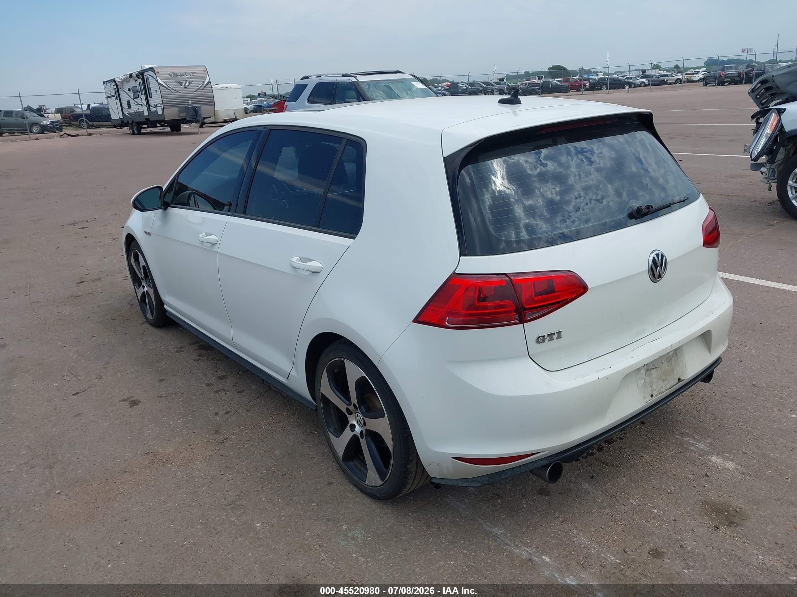 2015 Volkswagen Golf Gti 2.0t Se 4-door White vin: 3VW4T7AU1FM014382