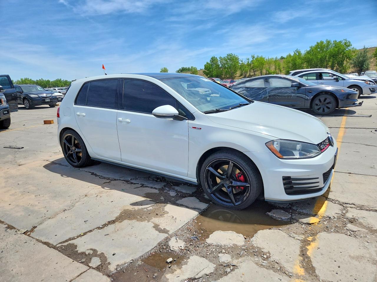 2015 Volkswagen Gti White vin: 3VW4T7AU1FM065252