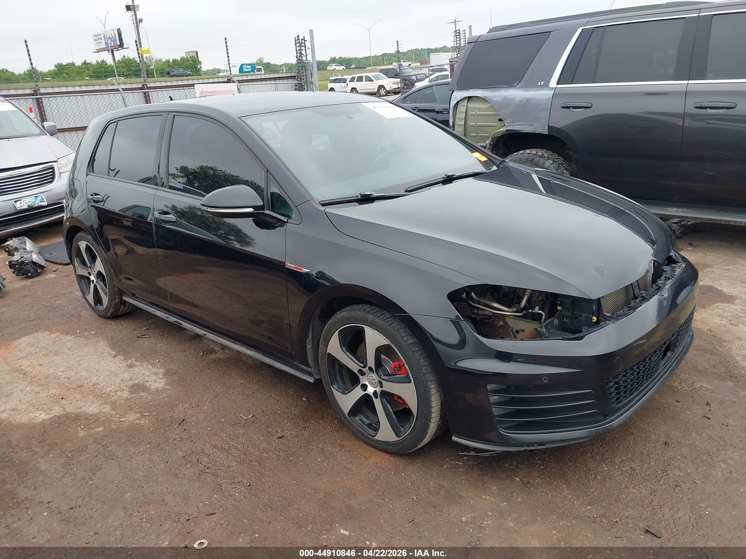 3VW4T7AUXFM091056