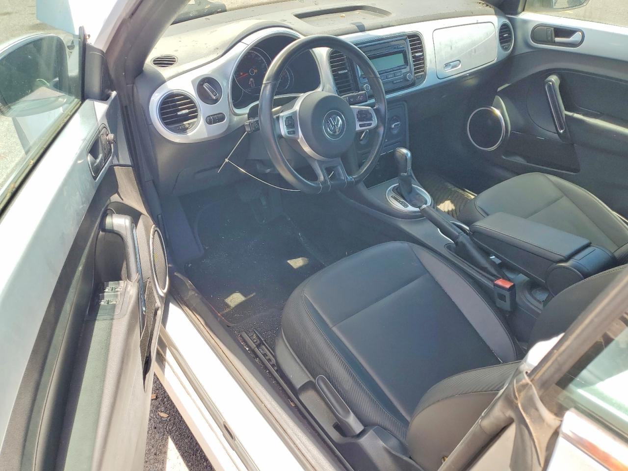 2014 Volkswagen Beetle Silver vin: 3VW507AT1EM821715