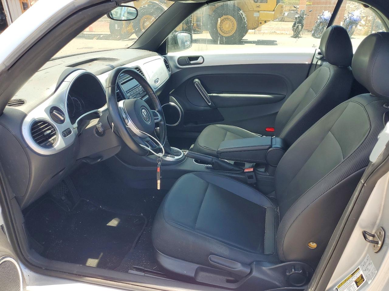 2014 Volkswagen Beetle Silver vin: 3VW507AT1EM821715