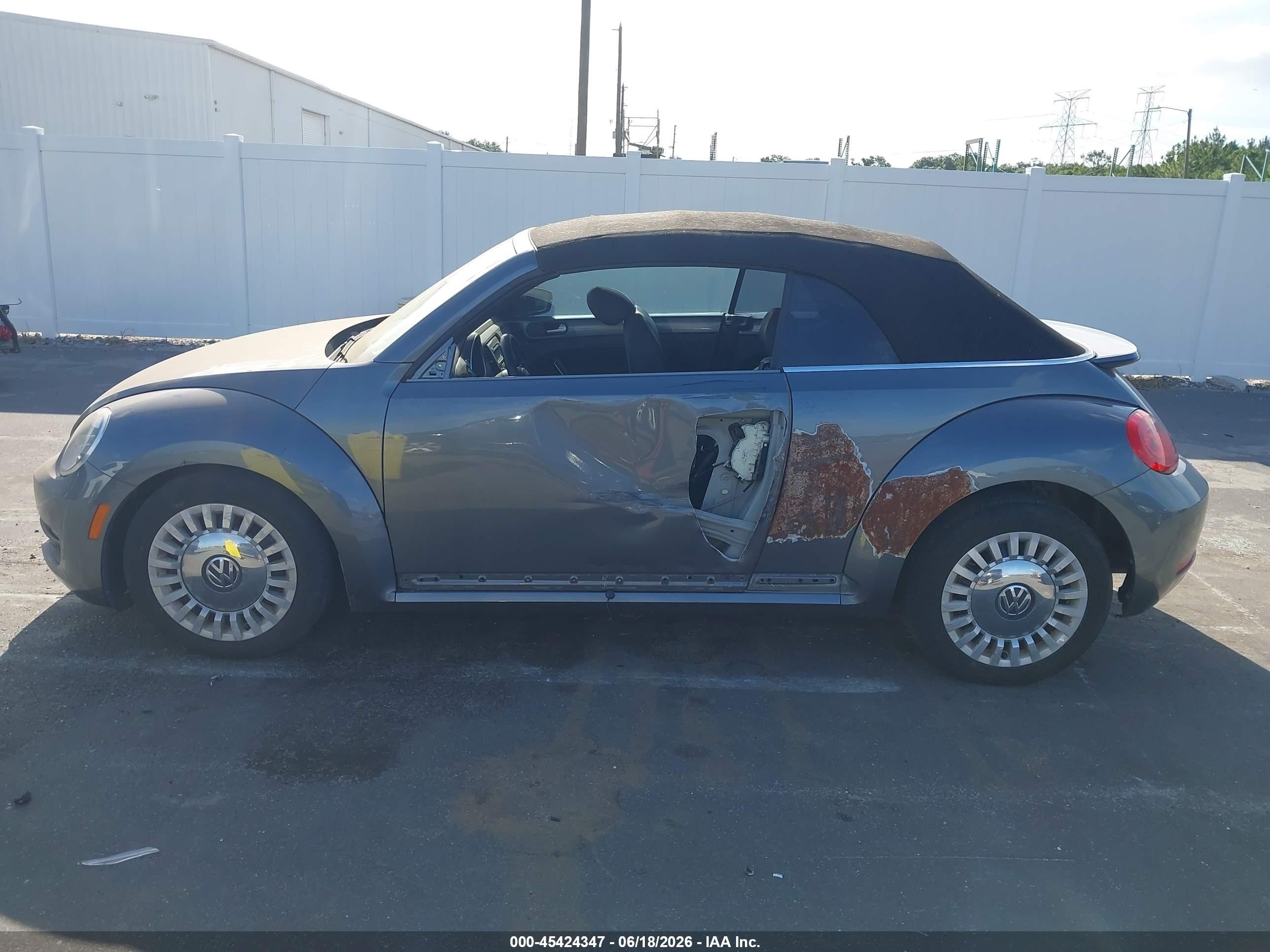 2014 Volkswagen Beetle 1.8t Gray vin: 3VW507AT9EM819971