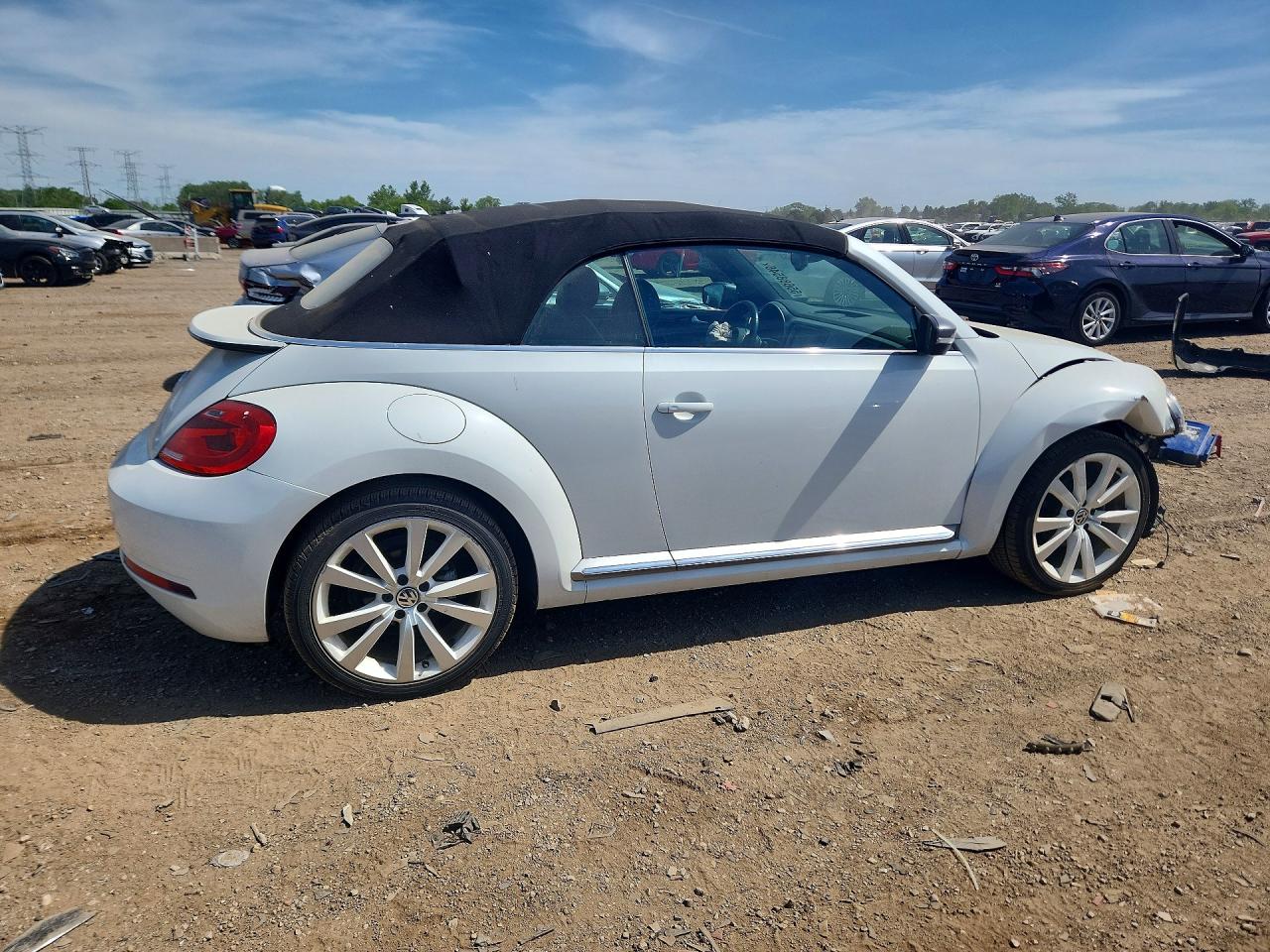 2014 Volkswagen Beetle White vin: 3VW517AT0EM816289