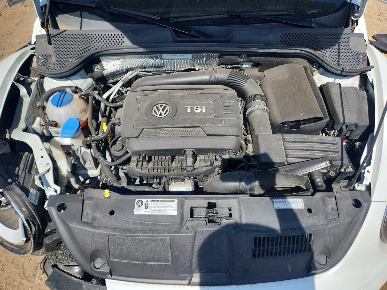2014 Volkswagen Beetle White vin: 3VW517AT0EM816289