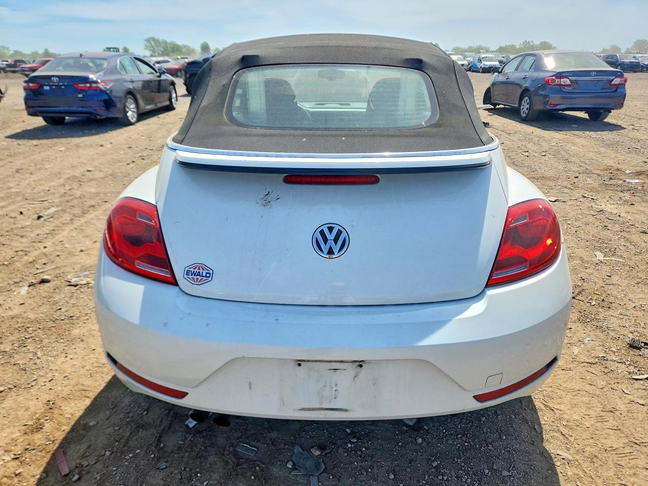2014 Volkswagen Beetle White vin: 3VW517AT0EM816289