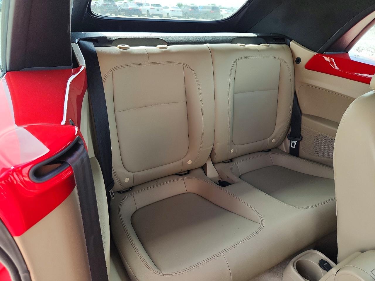 2014 Volkswagen Beetle Red vin: 3VW517AT0EM823162