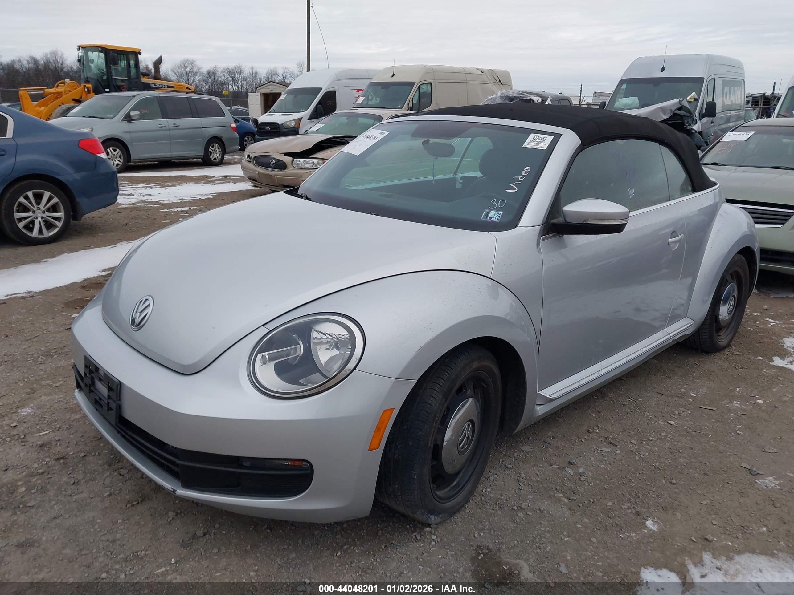2015 Volkswagen Beetle 1.8t Серебряный vin: 3VW517AT0FM812700