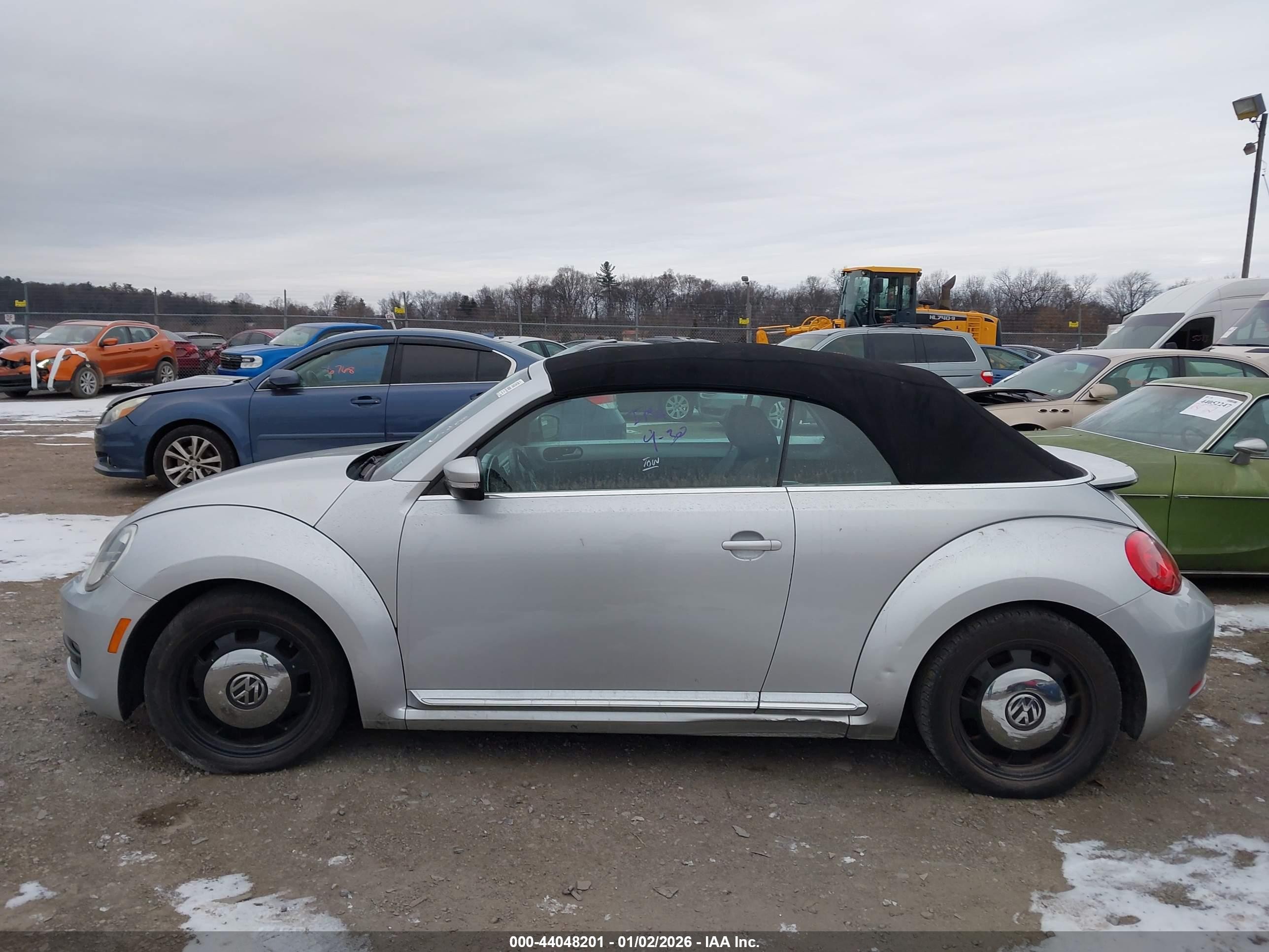 2015 Volkswagen Beetle 1.8t Серебряный vin: 3VW517AT0FM812700