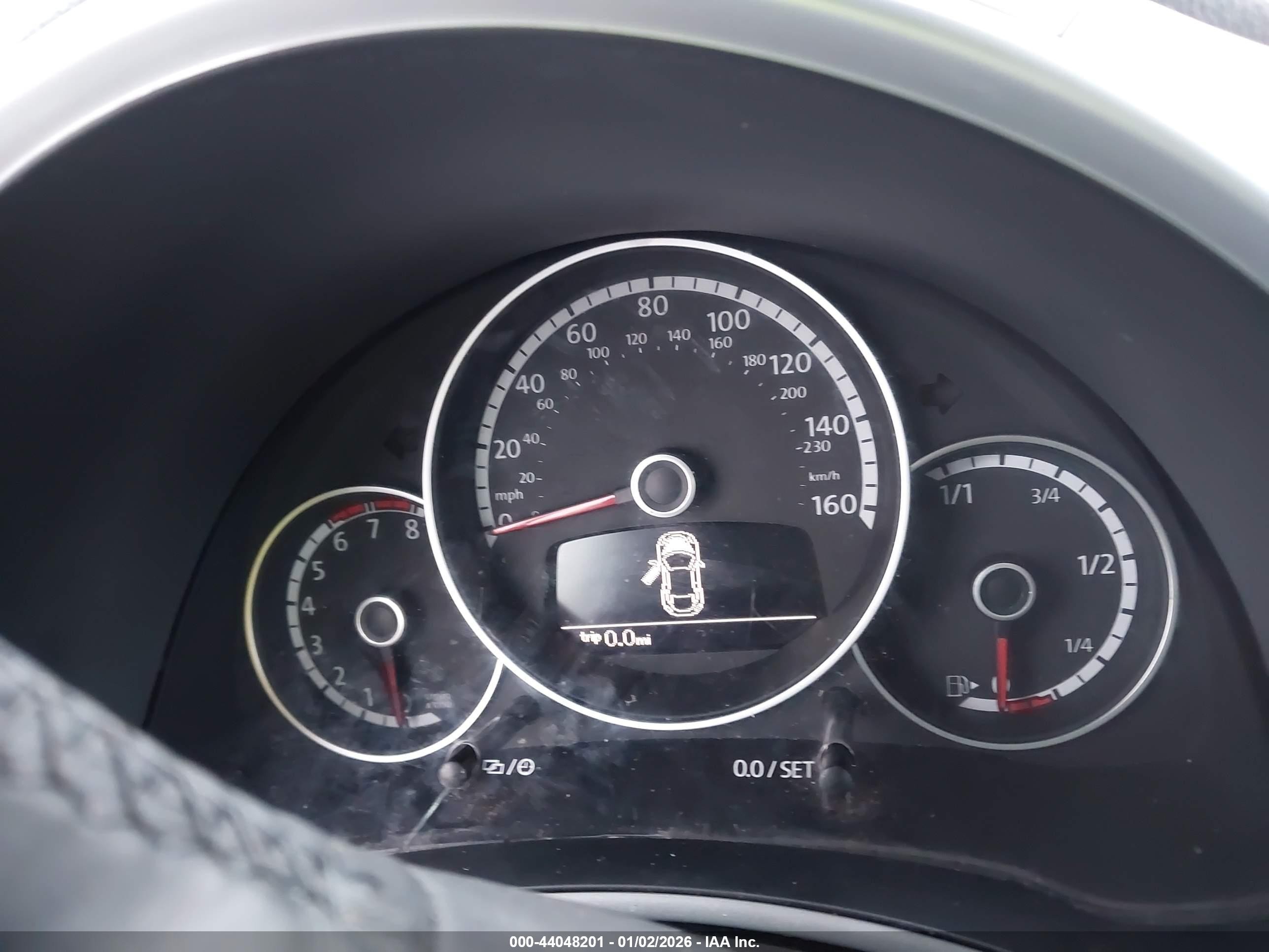 2015 Volkswagen Beetle 1.8t Серебряный vin: 3VW517AT0FM812700