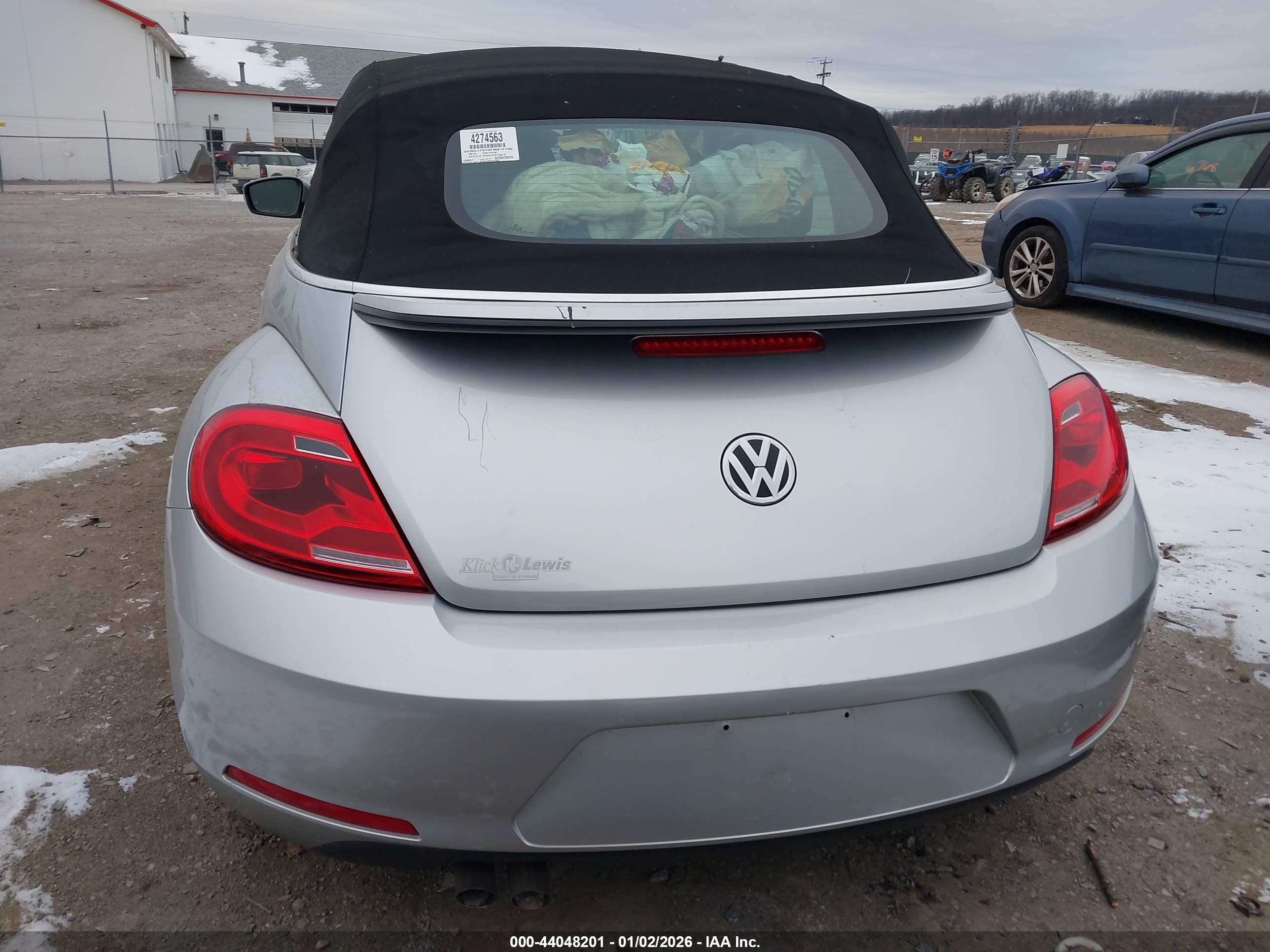 2015 Volkswagen Beetle 1.8t Серебряный vin: 3VW517AT0FM812700