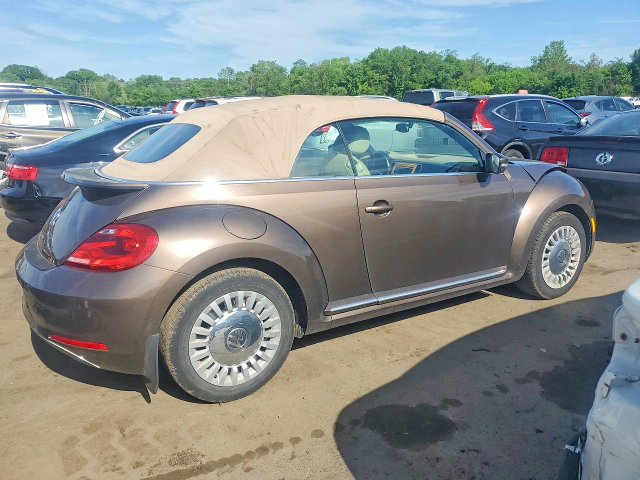 2015 Volkswagen Beetle 1.8t Brown vin: 3VW517AT0FM821283