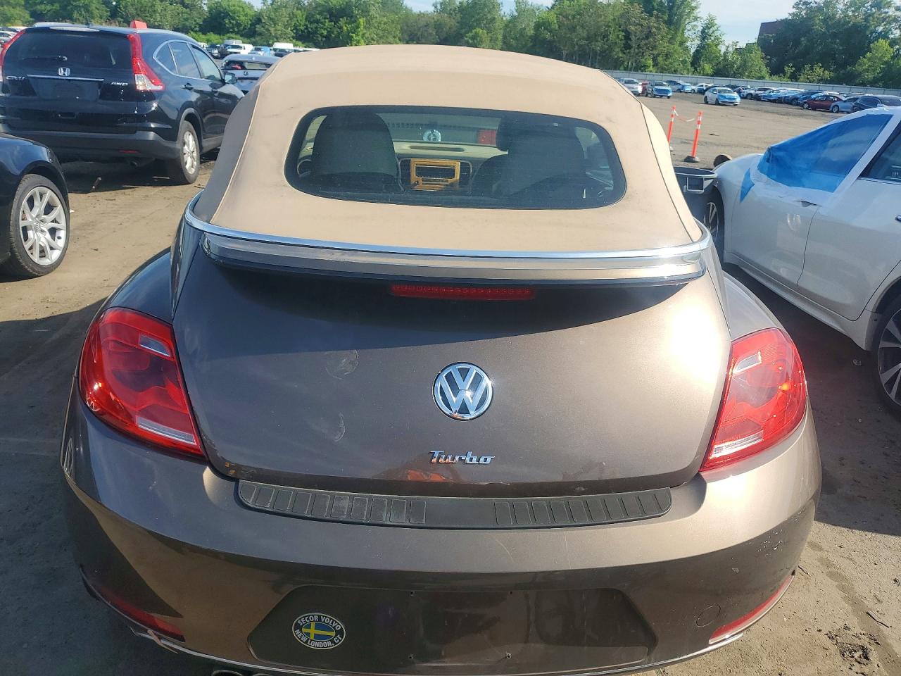2015 Volkswagen Beetle 1.8t Brown vin: 3VW517AT0FM821283