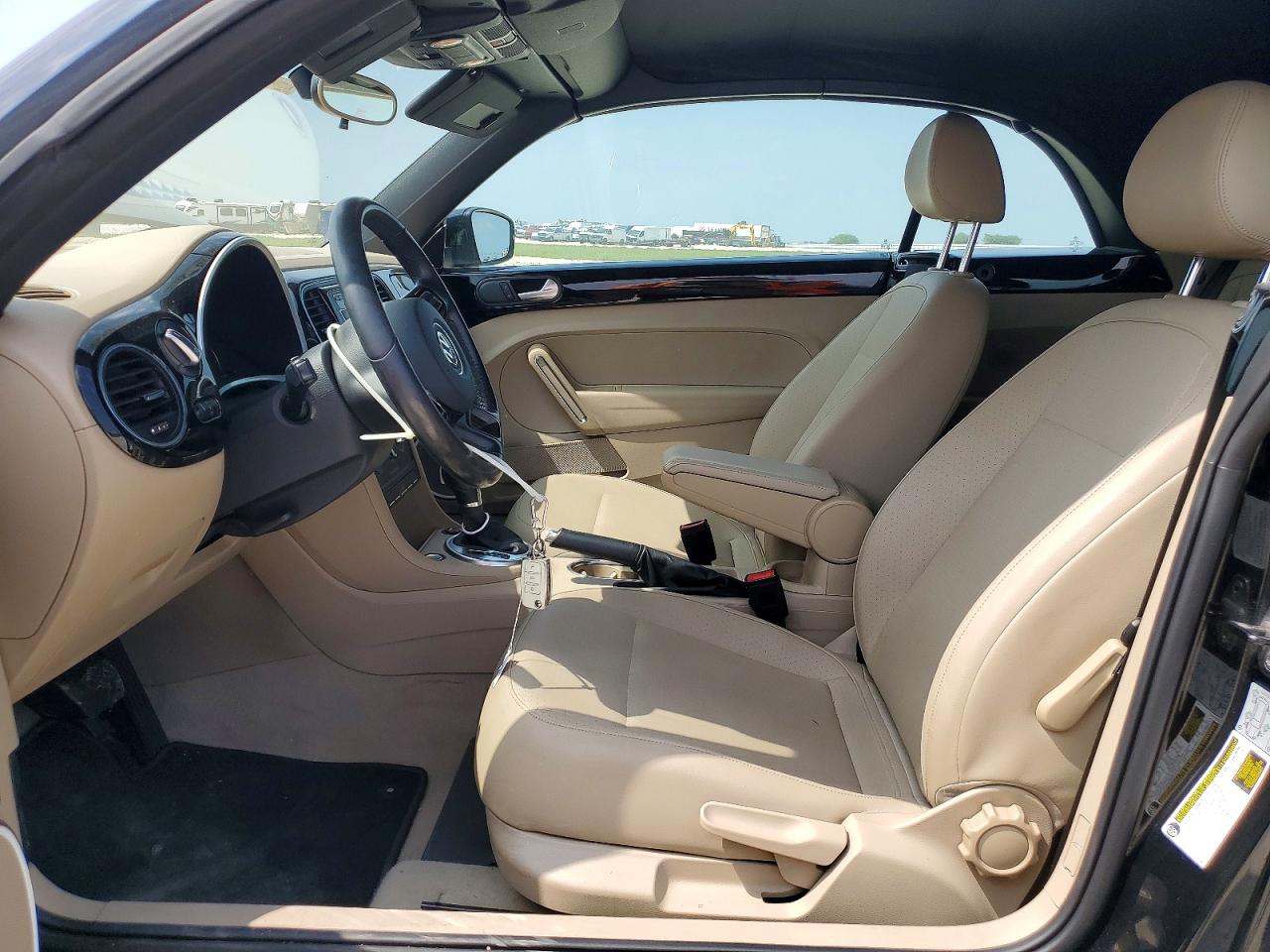 2015 Volkswagen Beetle 1.8t Черный vin: 3VW517AT1FM802872