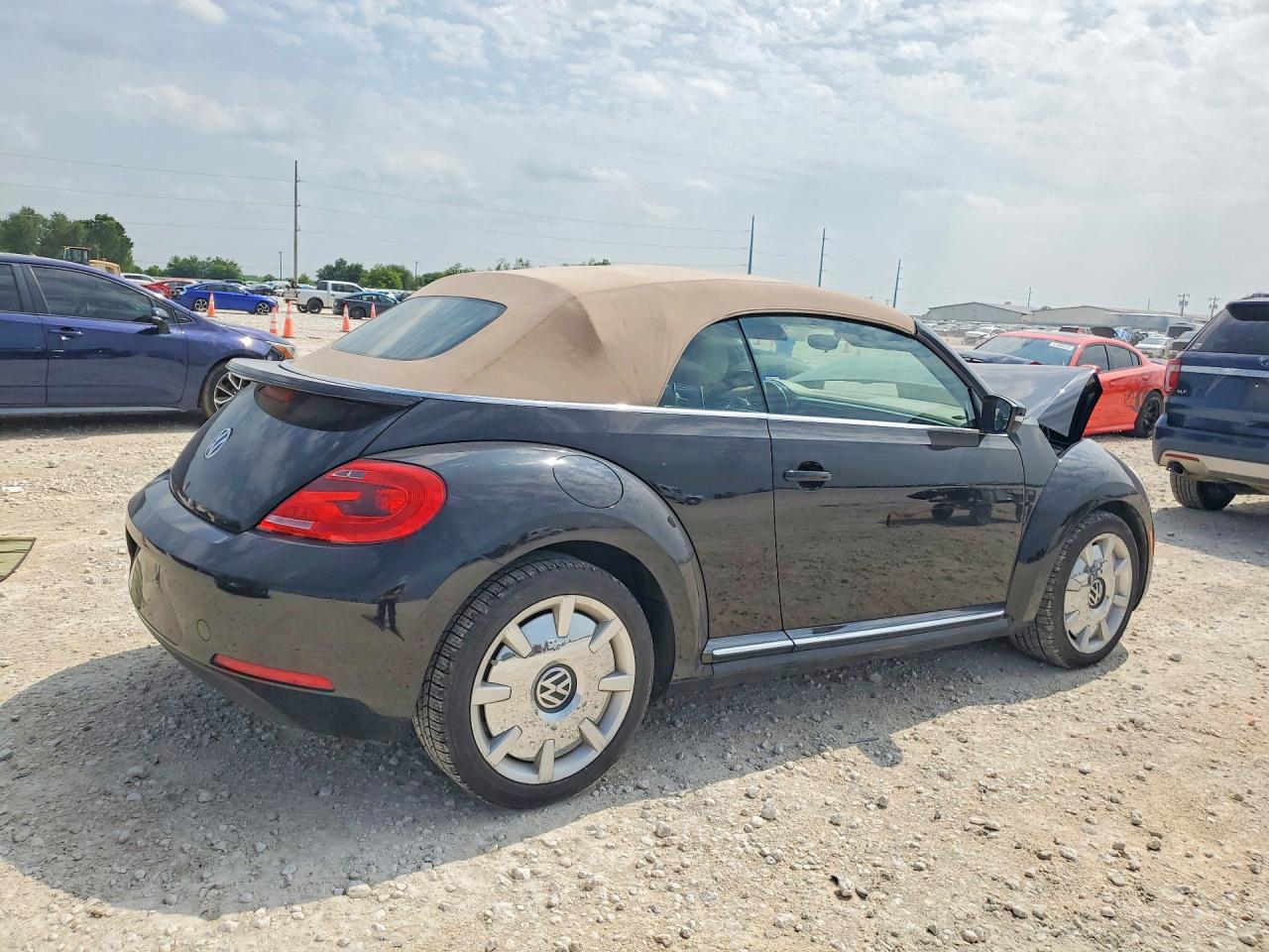 2015 Volkswagen Beetle 1.8t Черный vin: 3VW517AT1FM802872
