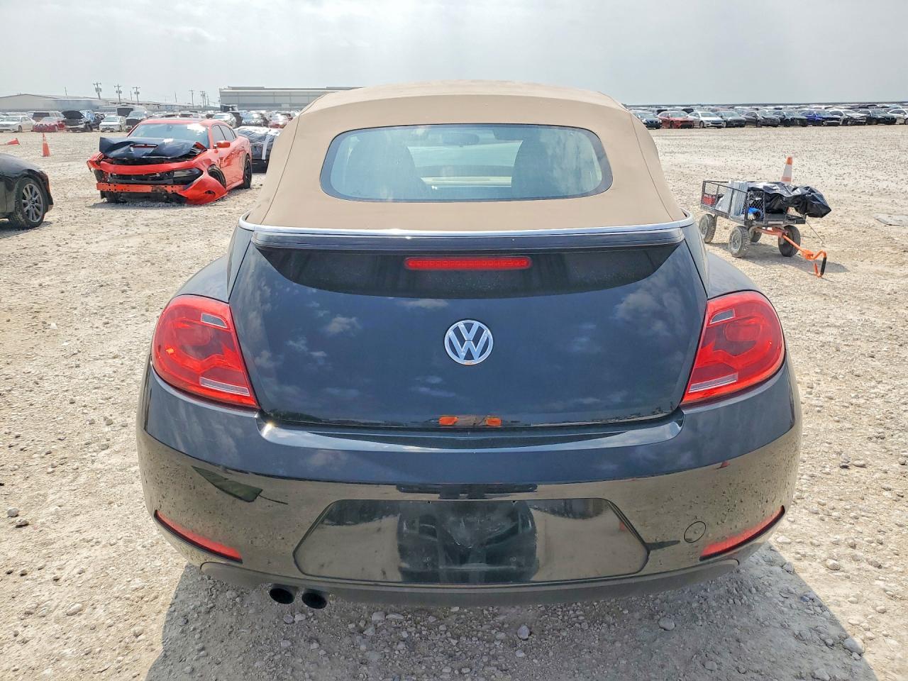 2015 Volkswagen Beetle 1.8t Черный vin: 3VW517AT1FM802872