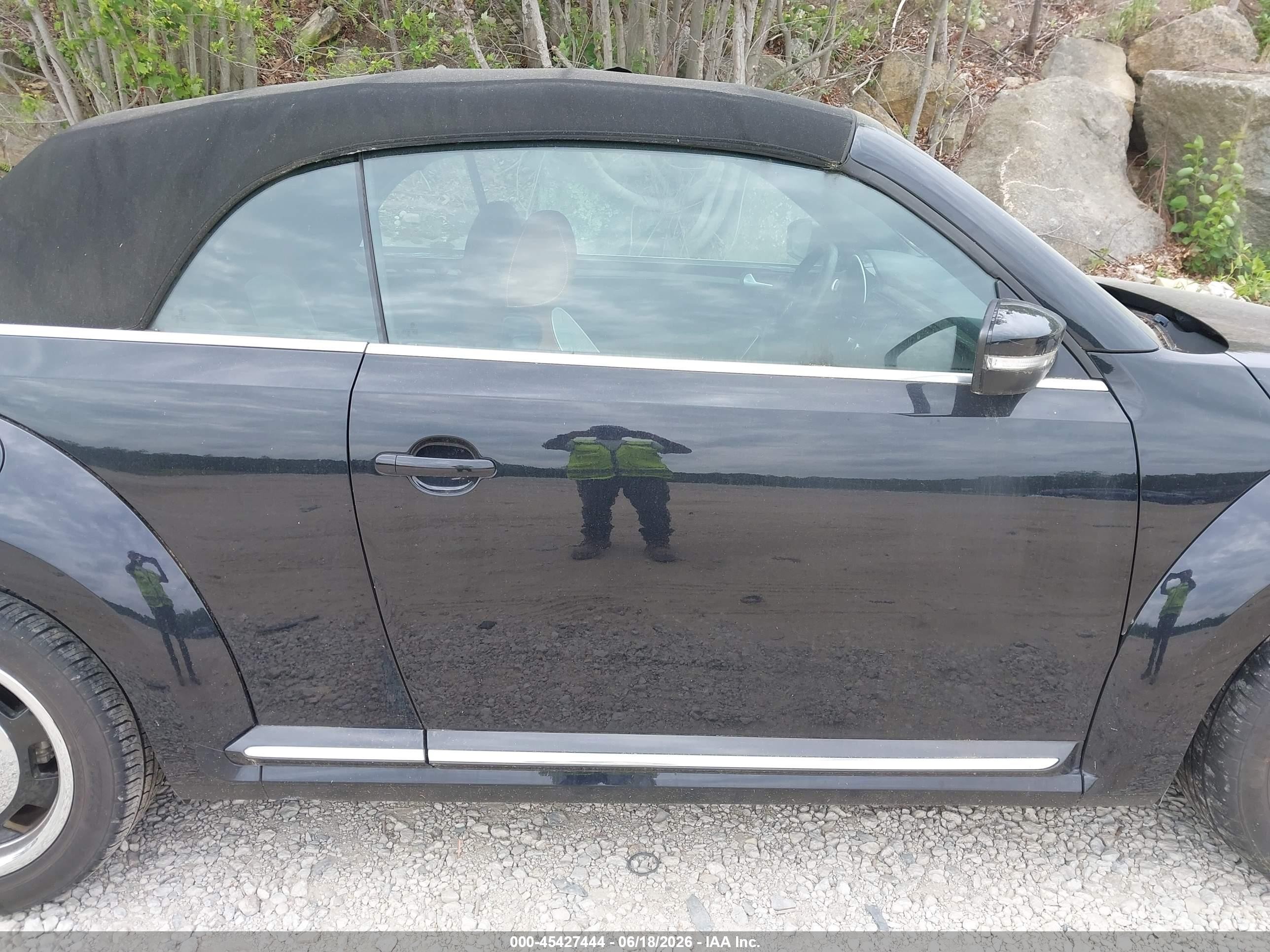 2015 Volkswagen Beetle 1.8t Classic Black vin: 3VW517AT2FM818174