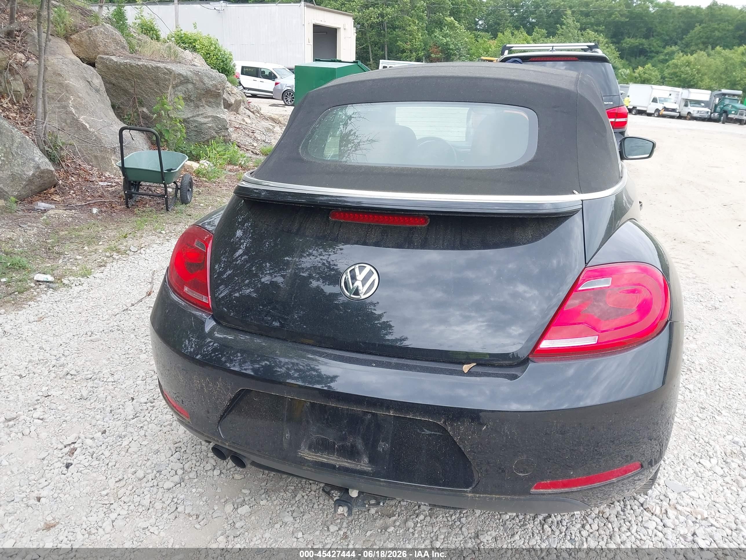 2015 Volkswagen Beetle 1.8t Classic Black vin: 3VW517AT2FM818174