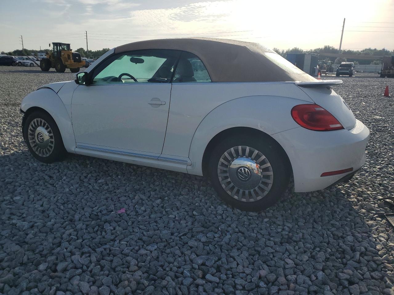 2015 Volkswagen Beetle 1.8t White vin: 3VW517AT4FM809198