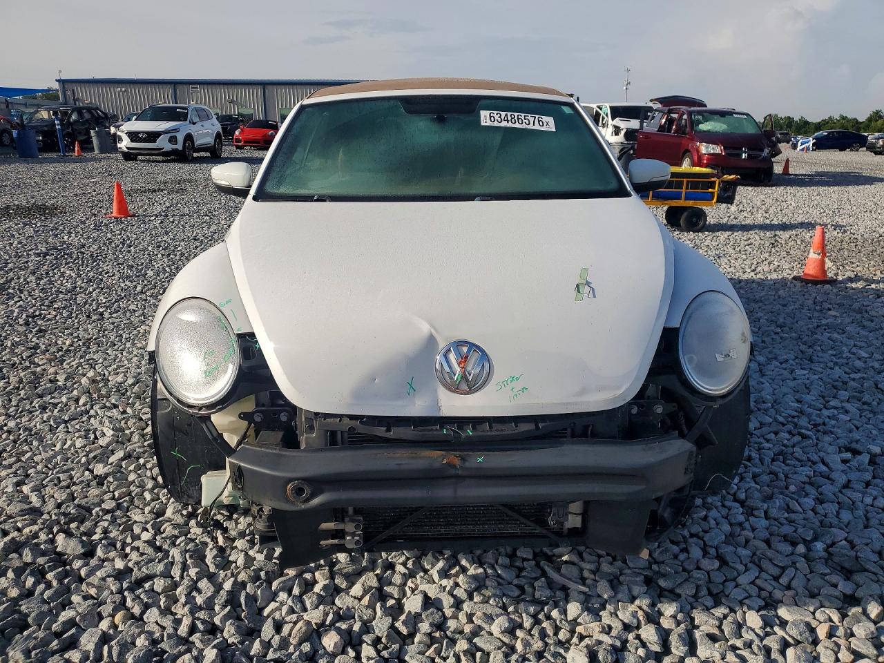2015 Volkswagen Beetle 1.8t White vin: 3VW517AT4FM809198